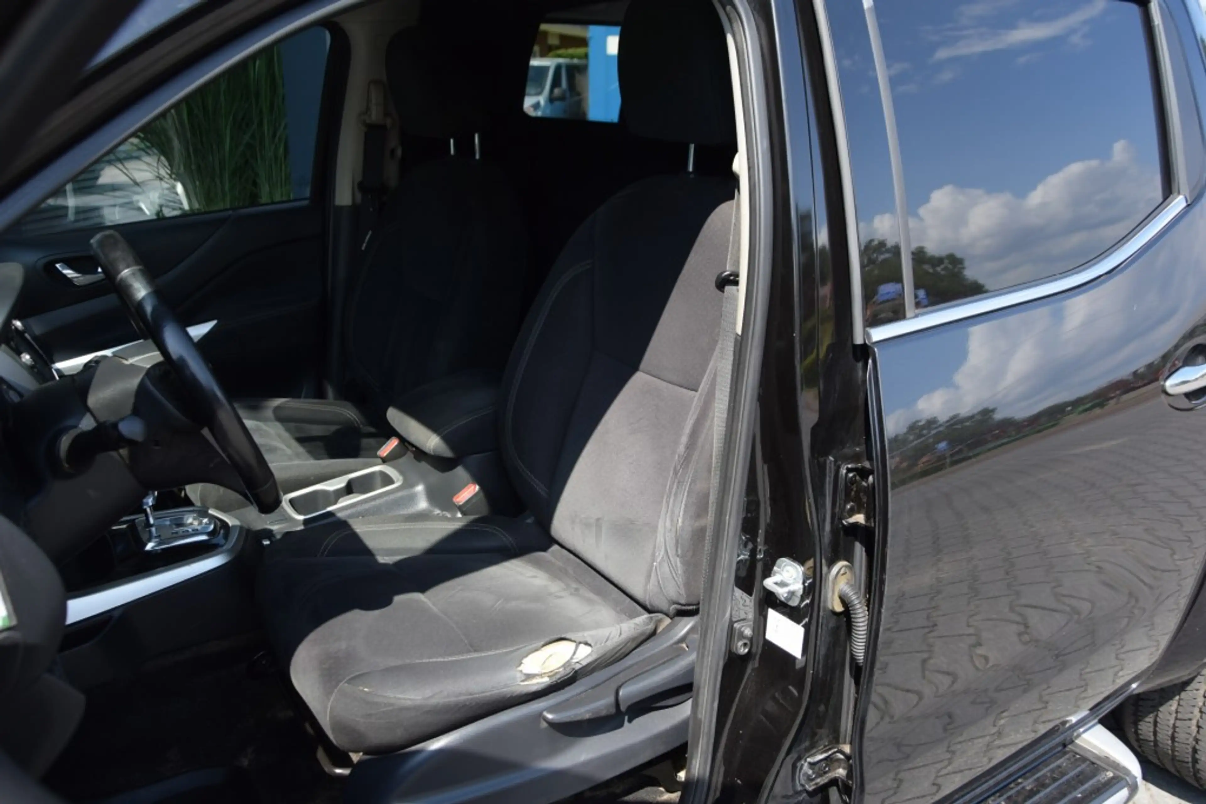 Nissan Navara 2.3 DCI DUBBEL CABIN CONNECTA A/T 4WD VAN — photo 7