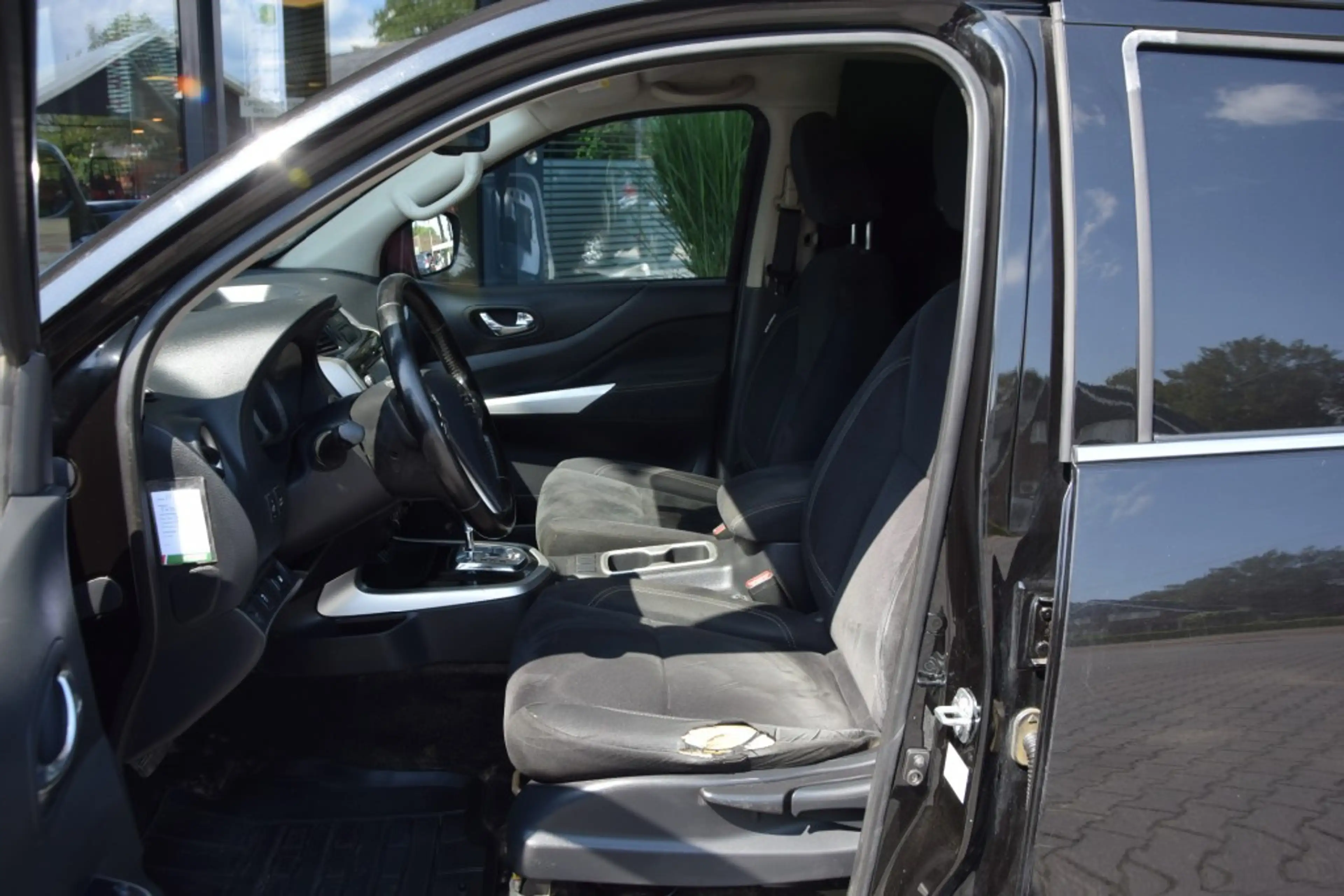 Nissan Navara 2.3 DCI DUBBEL CABIN CONNECTA A/T 4WD VAN — photo 8