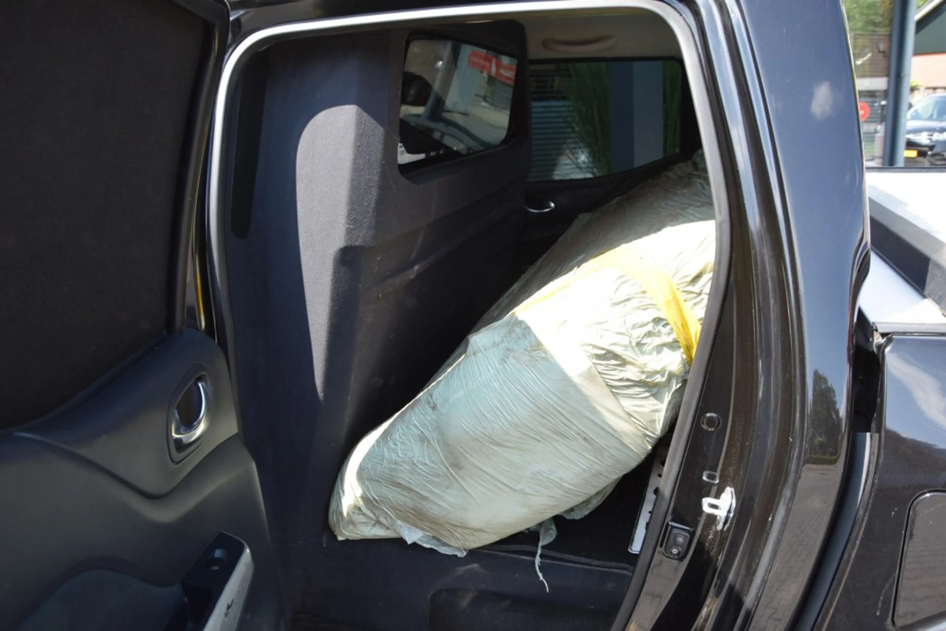 Nissan Navara 2.3 DCI DUBBEL CABIN CONNECTA A/T 4WD VAN — photo 9