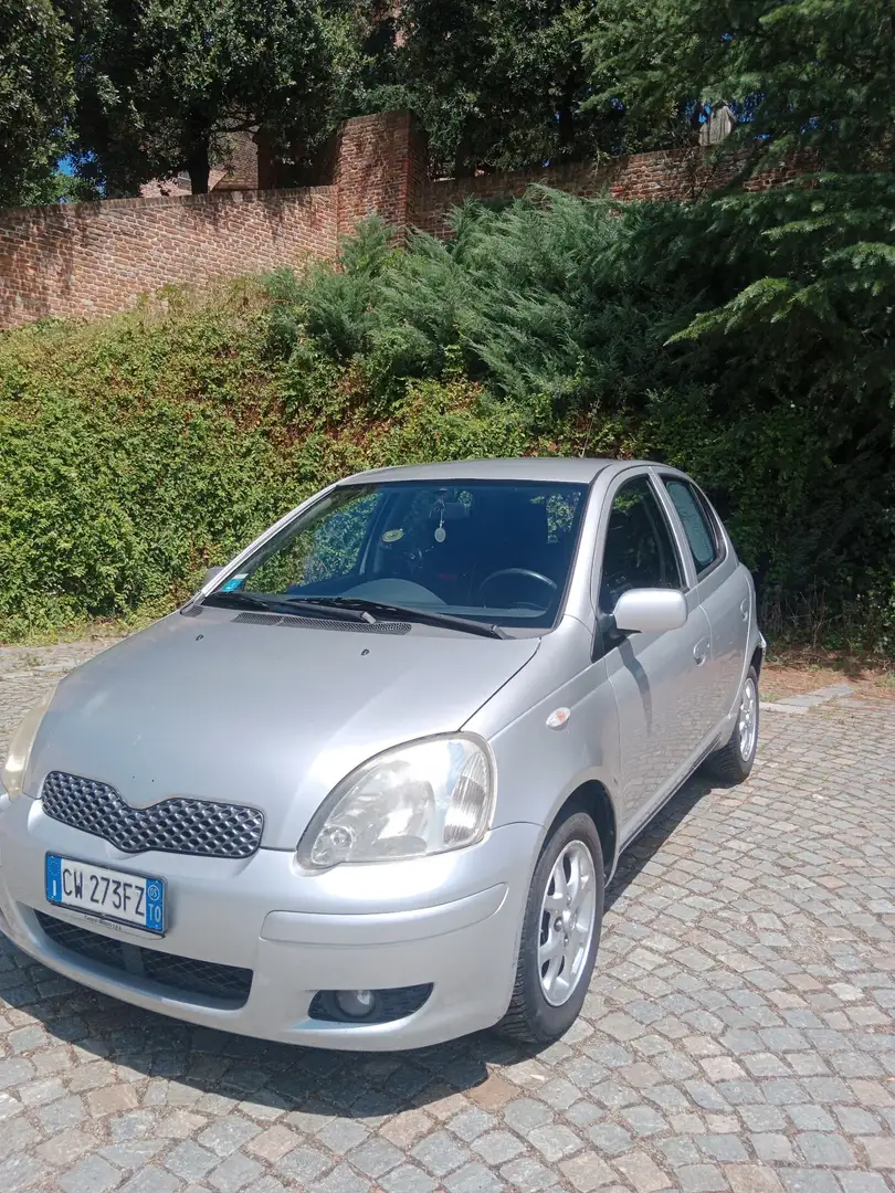 Toyota Yaris 5p 1.3 sol Blue - 1