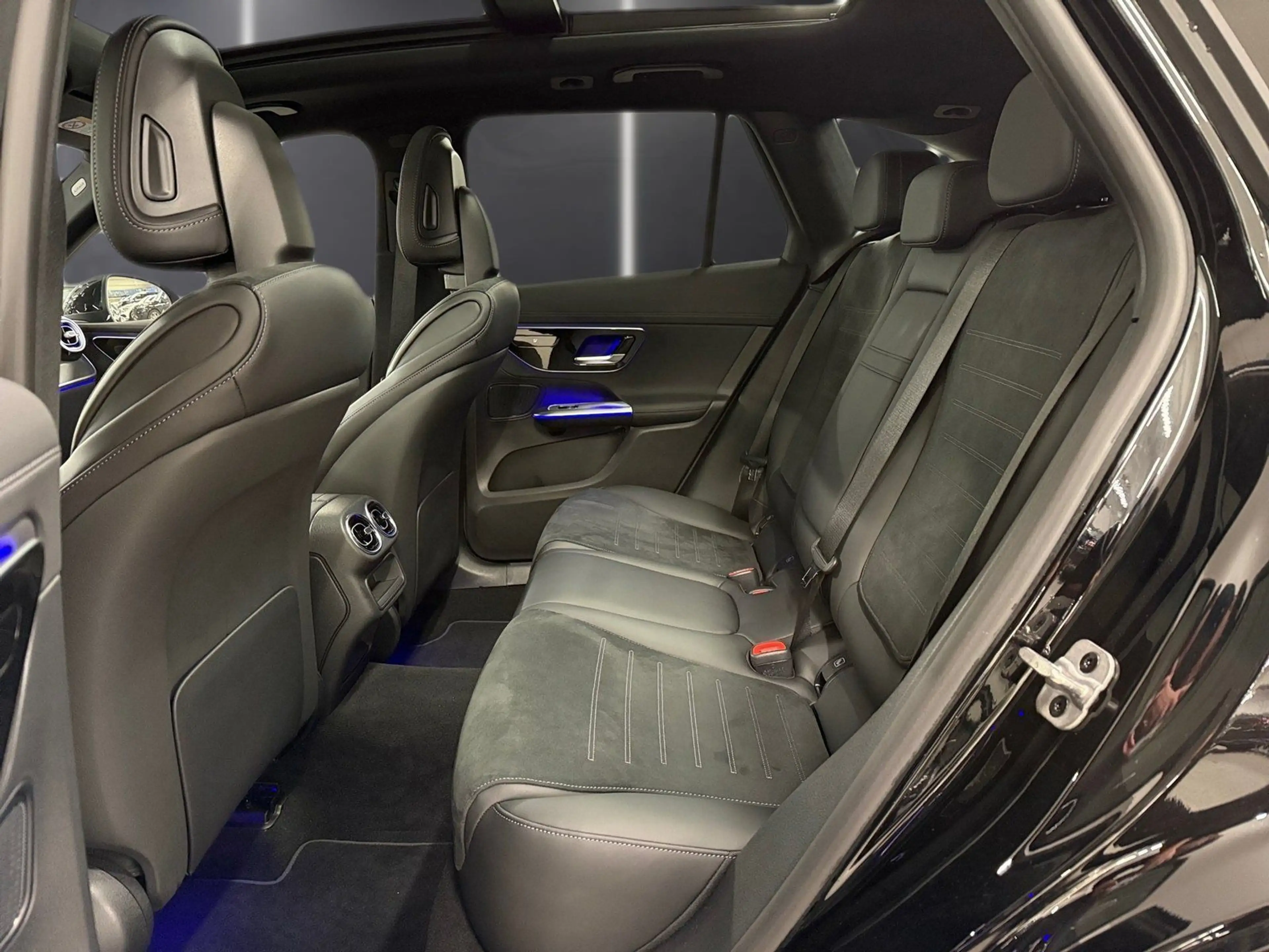Mercedes-Benz GLC 450 d 4M Edition AMG*Pano*Distro*Towink*AHK* — photo 11