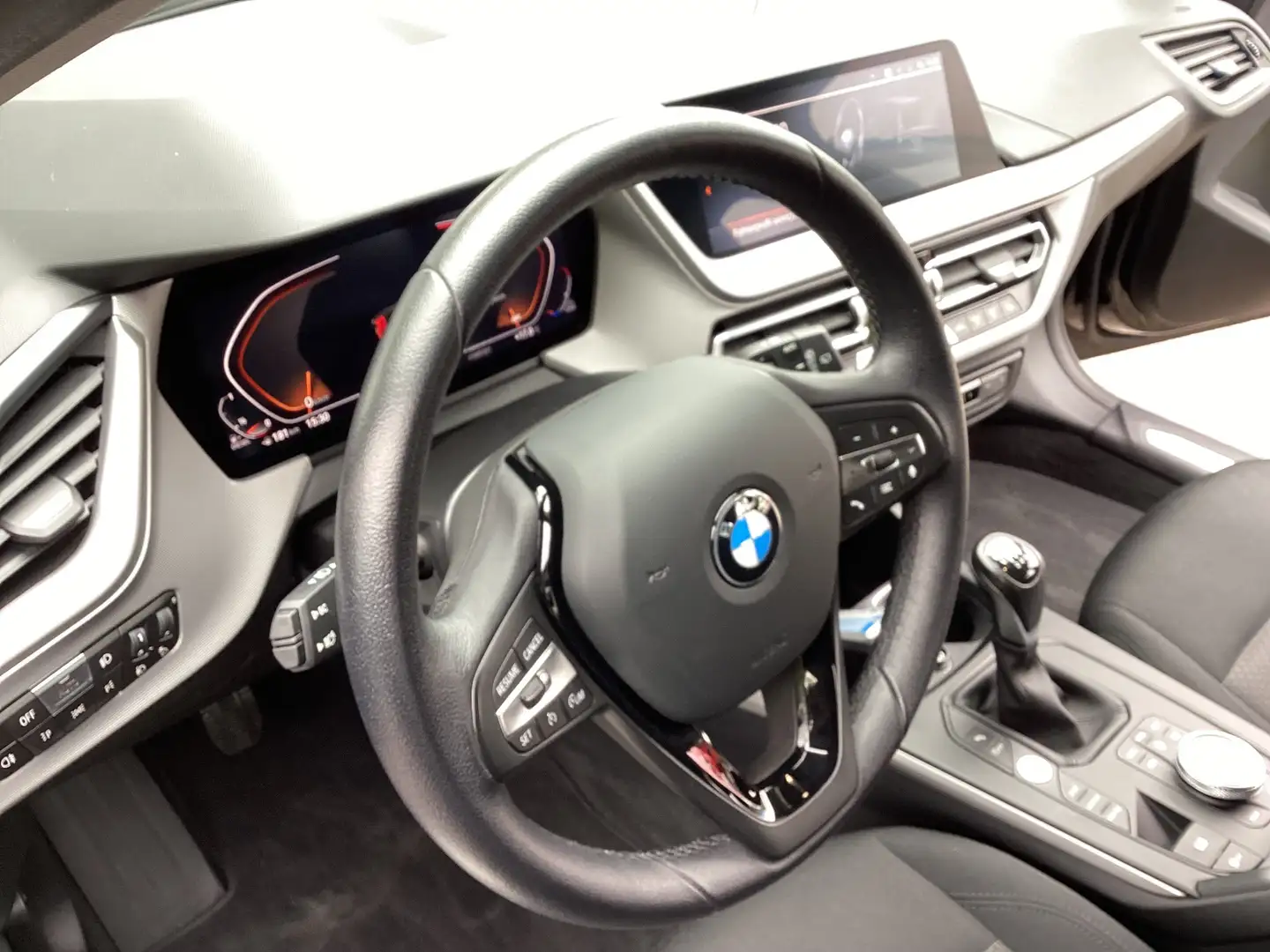 BMW 118 d Hatch Advantage DAB LED WLAN Tempomat Shz Noir - 2