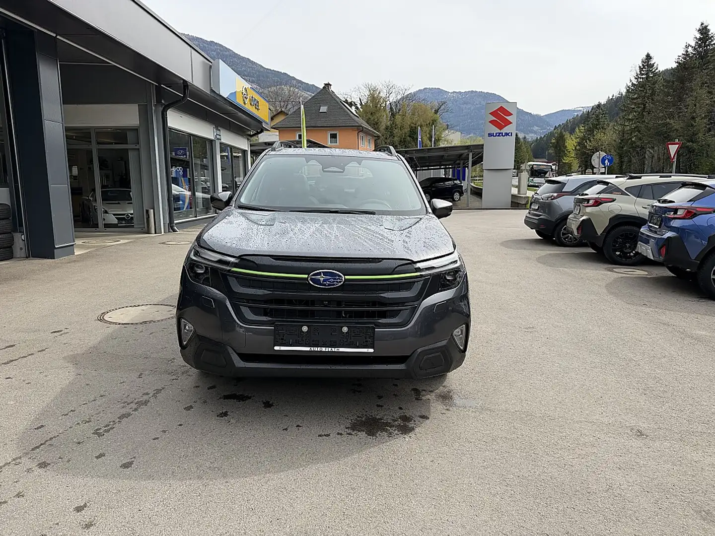 Subaru Forester 2,0i e-Boxer Adventure AWD Aut. Grau - 2