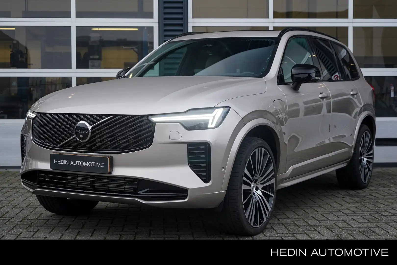 Volvo XC90 2.0 T8 Plug-in hybrid AWD Ultra Bright Grijs - 1