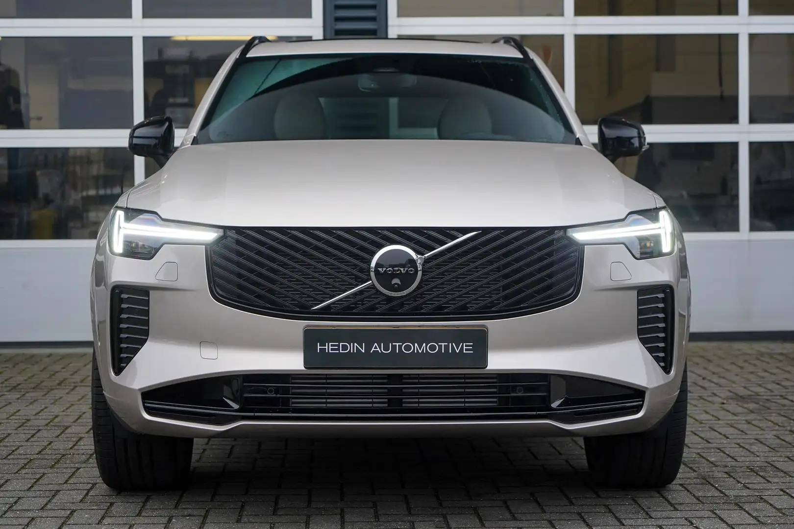 Volvo XC90 2.0 T8 Plug-in hybrid AWD Ultra Bright Grijs - 2
