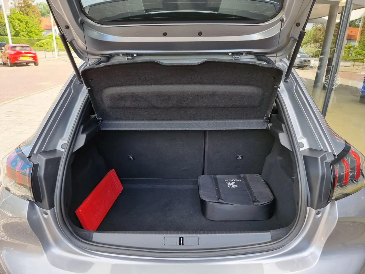 Peugeot E-208 EV Allure 50 kWh SOH 93% 11kW -3-fase 2021, миниатюра 10