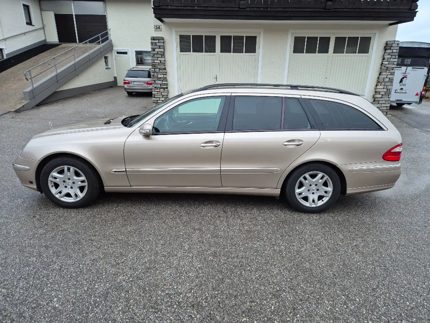 Mercedes-Benz E 220 E 220 T Elegance CDI Elegance Gold - 2