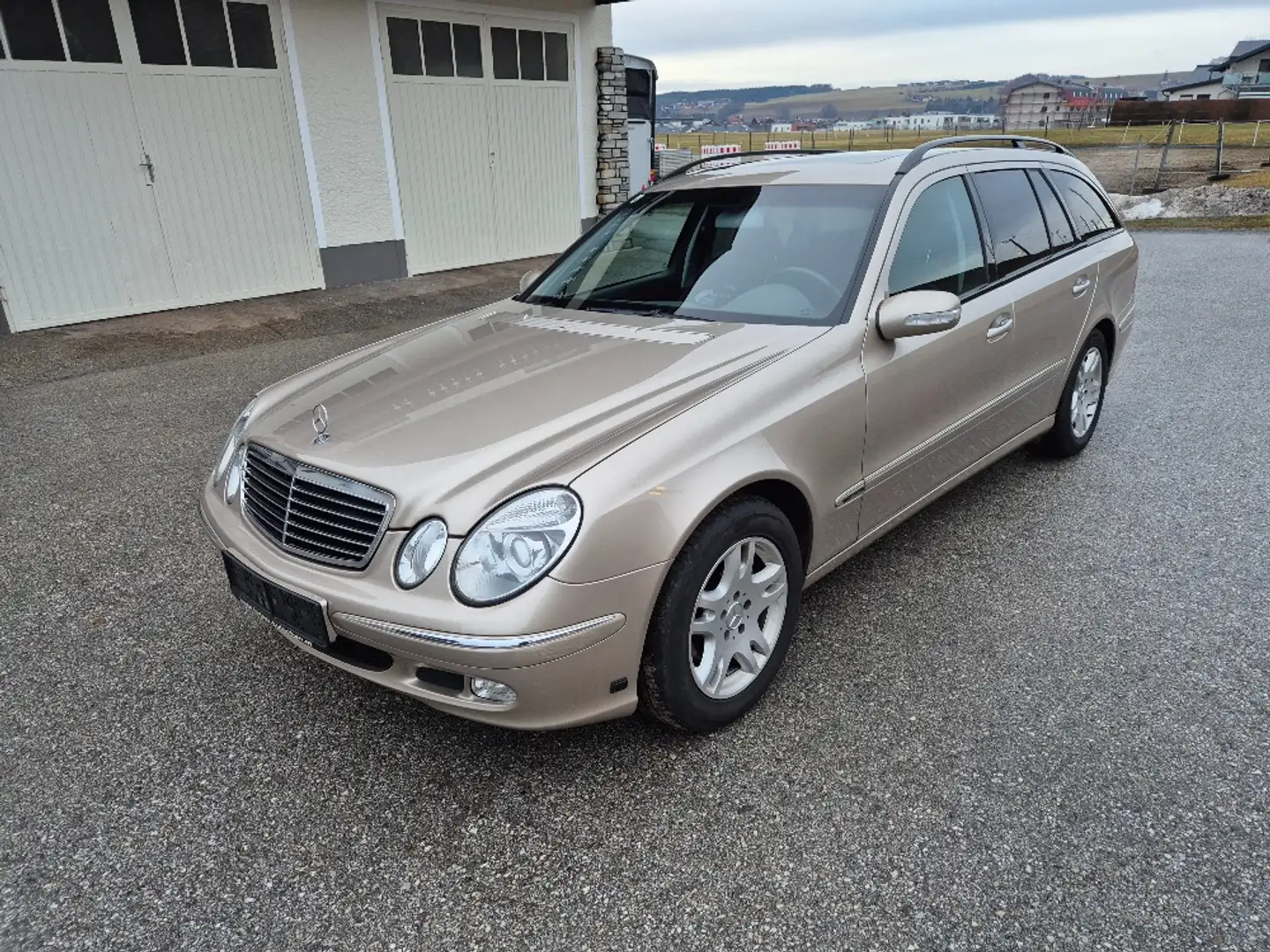 Mercedes-Benz E 220 E 220 T Elegance CDI Elegance Gold - 1