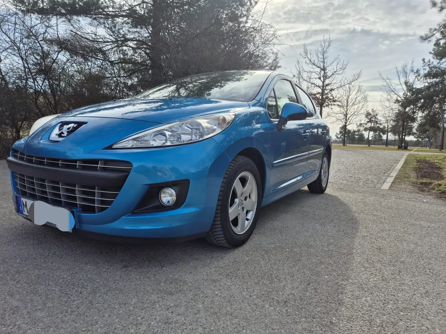 Peugeot 207 95 VTi Premium Blau - 1