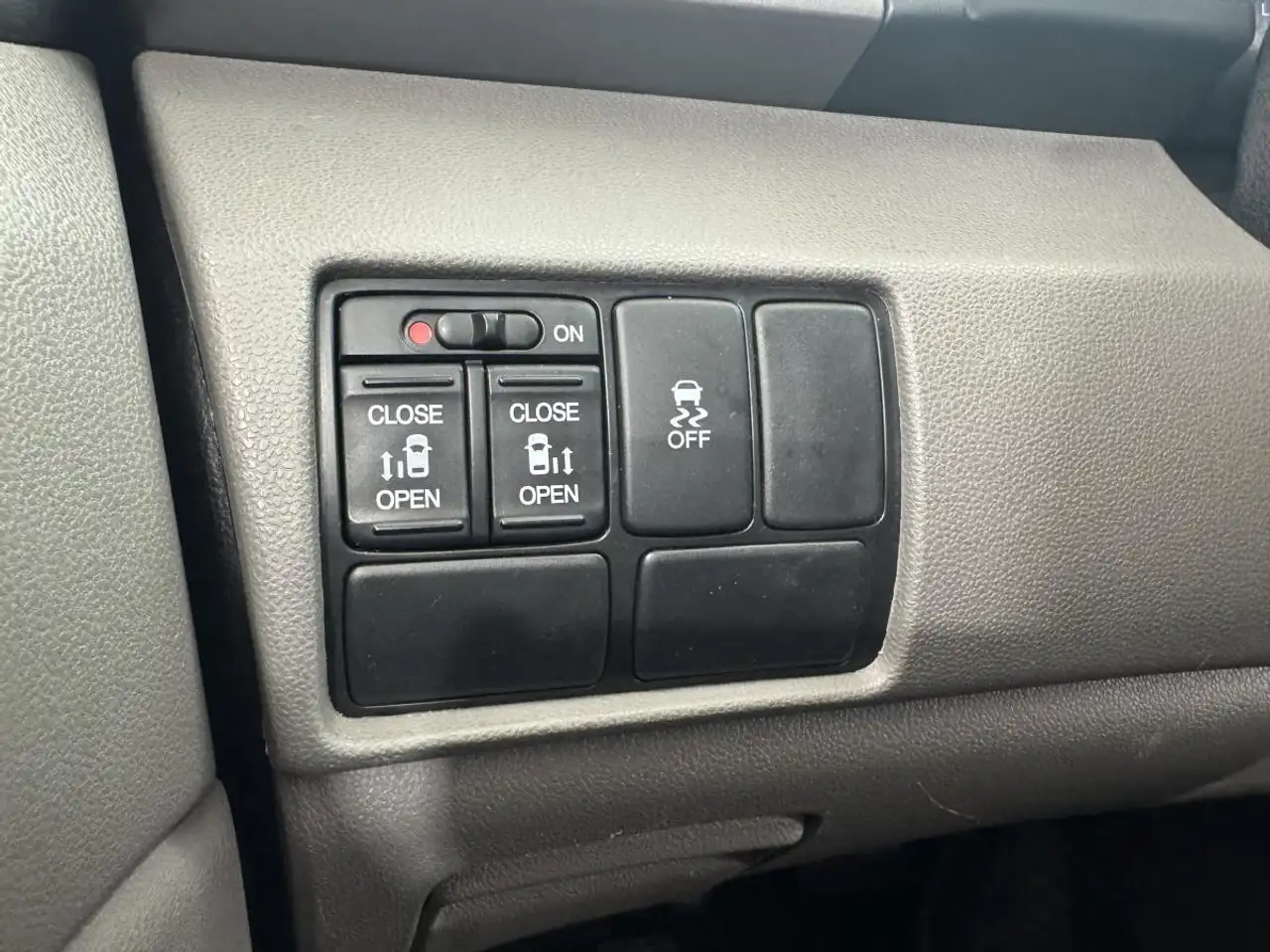 Honda Odyssey снимка Honda Odyssey