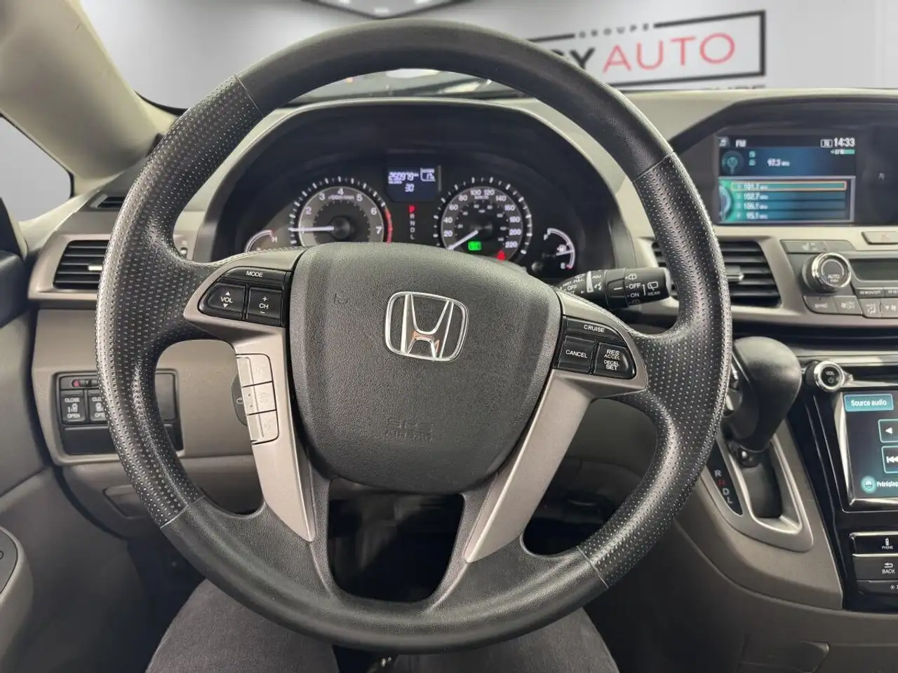 Honda Odyssey снимка Honda Odyssey