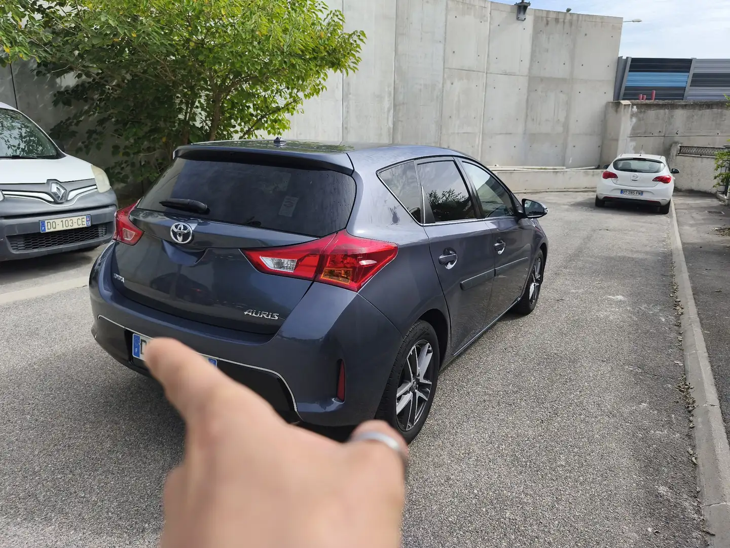 Toyota Auris 124 D-4D Dynamic - 1