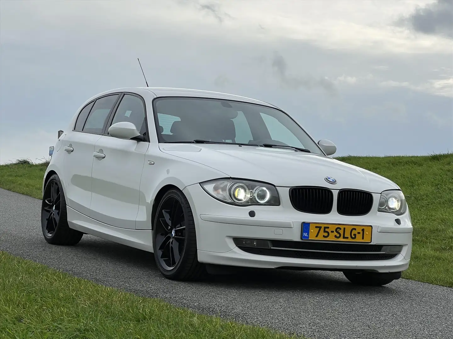 BMW 120 1-Serie 120i 170PK / Stoelverwarming / Cruise cont Wit - 2