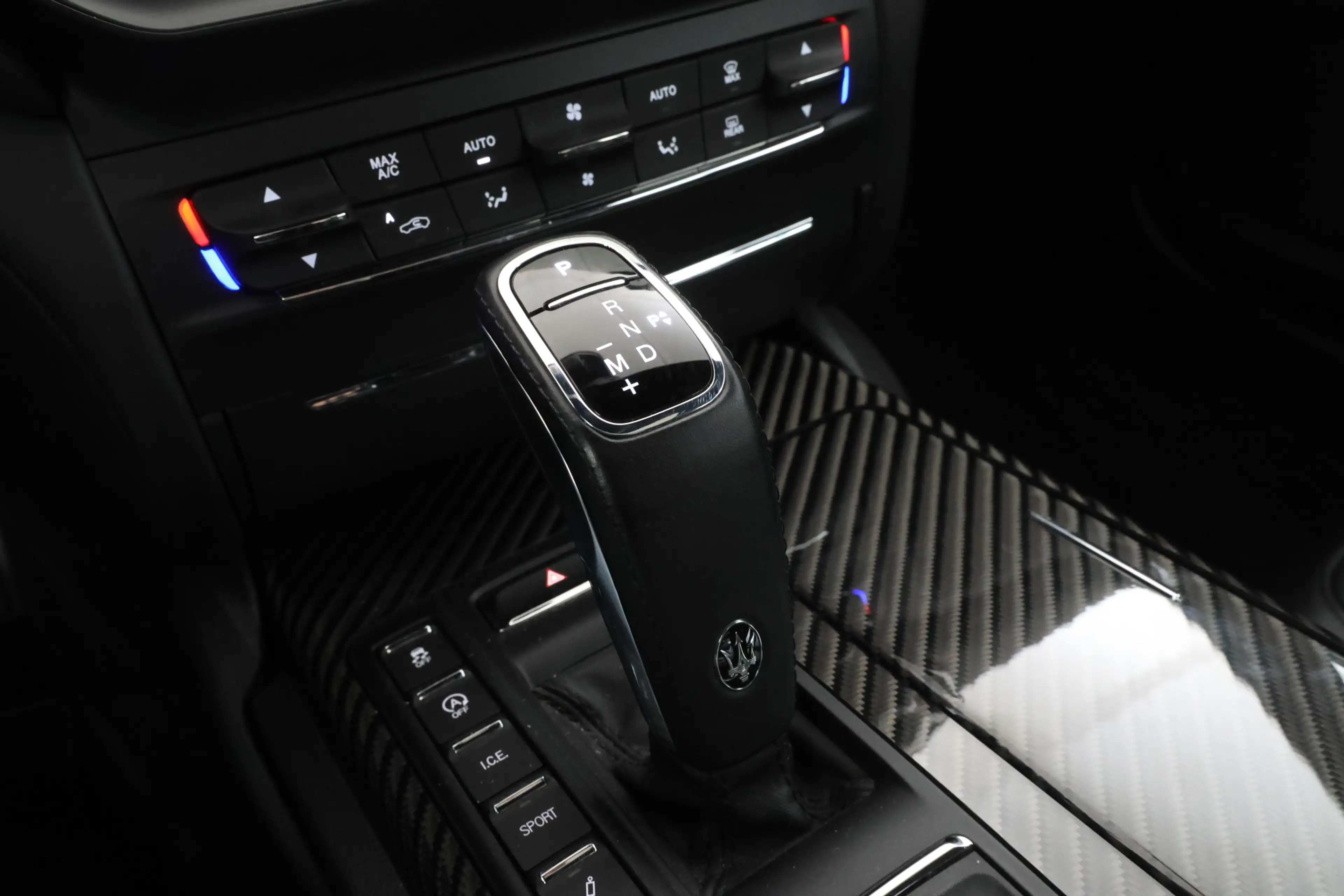 Maserati Ghibli 2.0 MHEV GranSport Schuif/Kanteldak, 360 Camera, V — photo 40