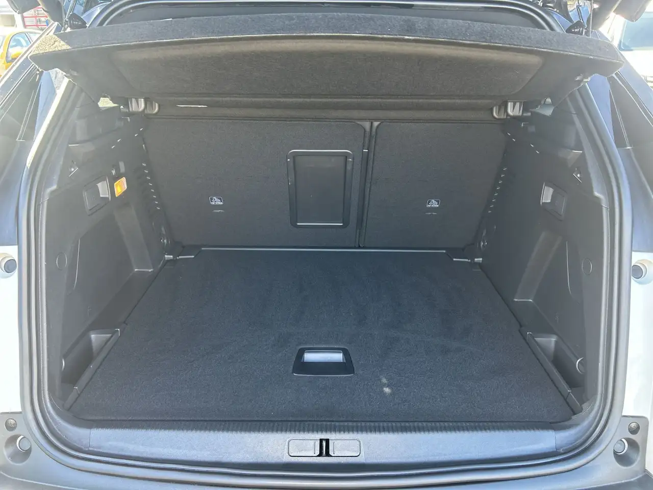 Peugeot 3008 3008 PureTech 130 Stop & Start GPF EAT8 GT 15