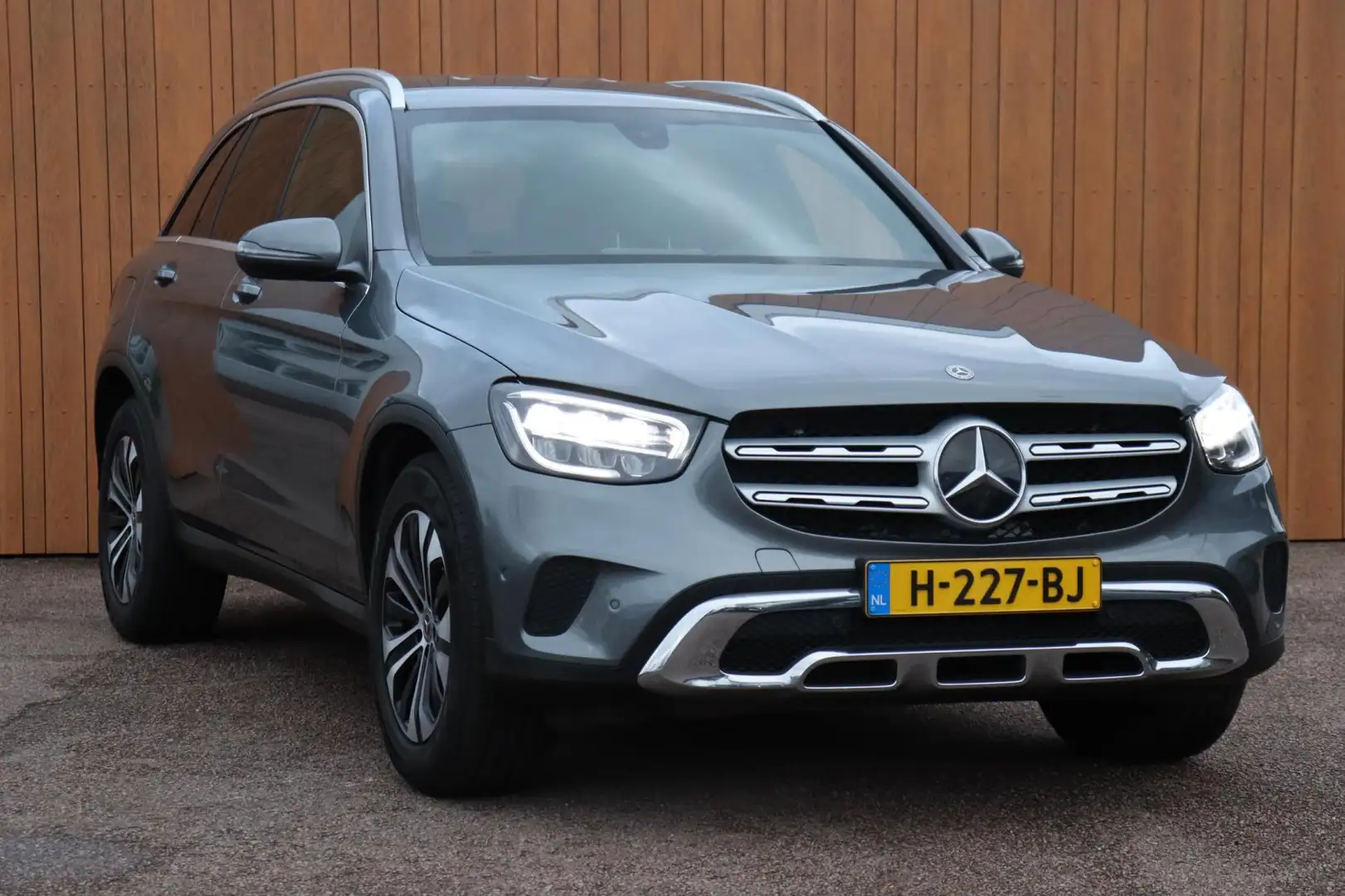 Mercedes-Benz GLC 200 Advantage 1ste eigenaar org. NL-auto Grijs - 2