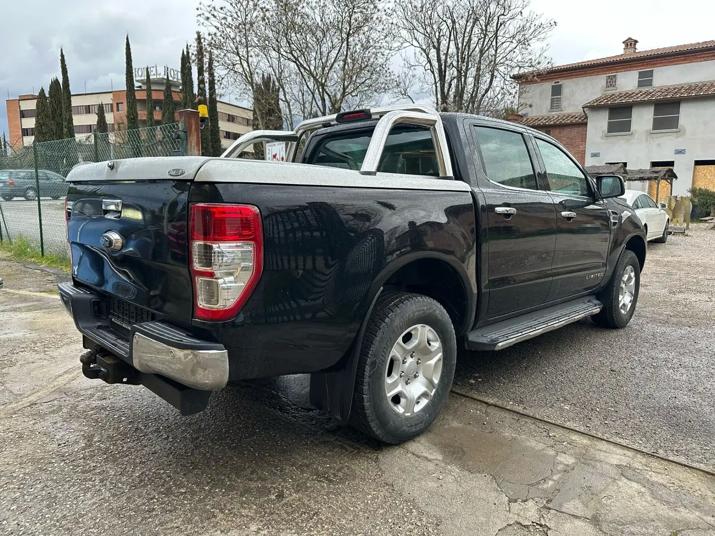 Ford Ranger 3.2 TDCi DC Limited 5pt. Negro - 2