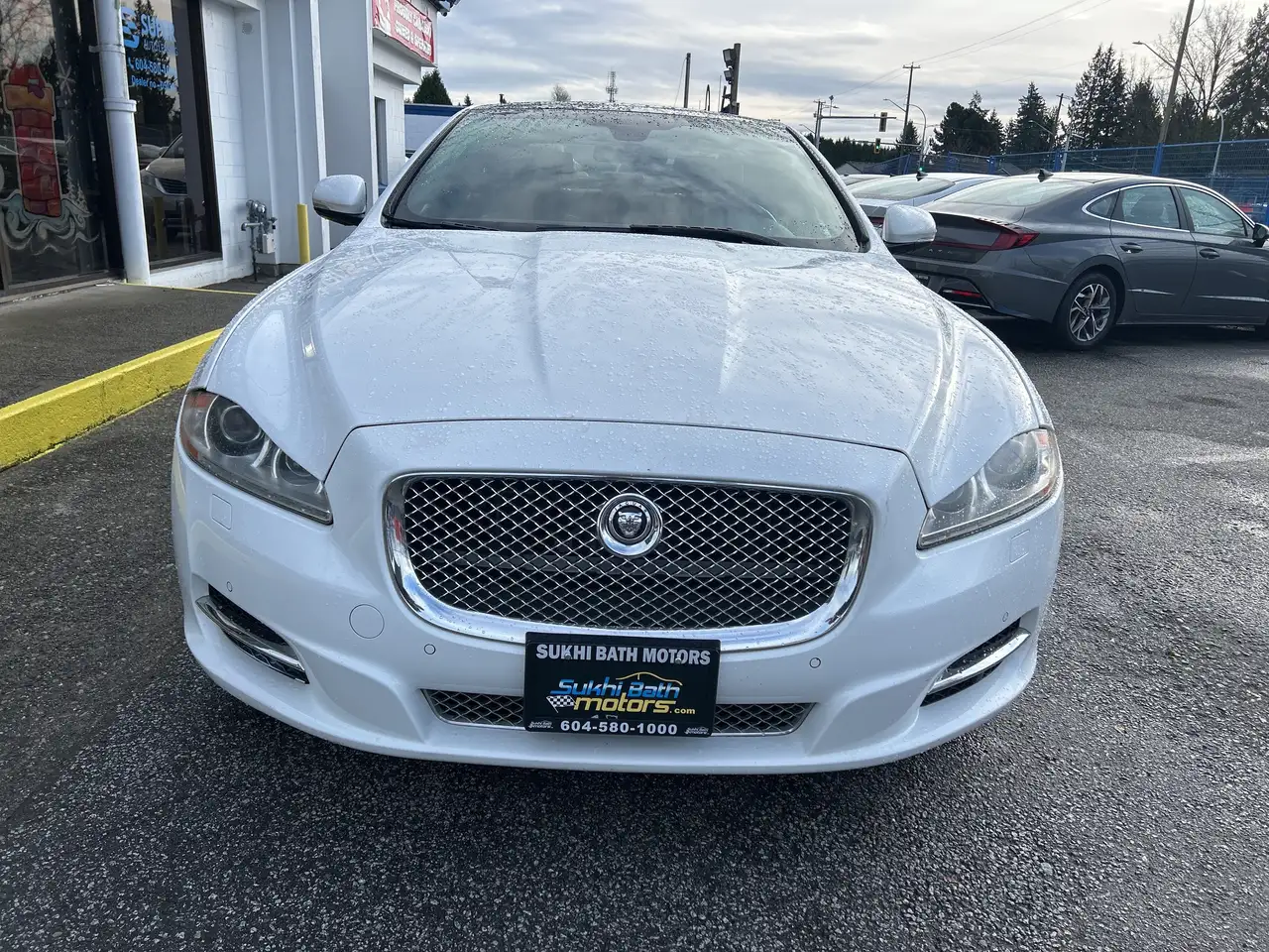 Jaguar XJ снимка Jaguar XJ