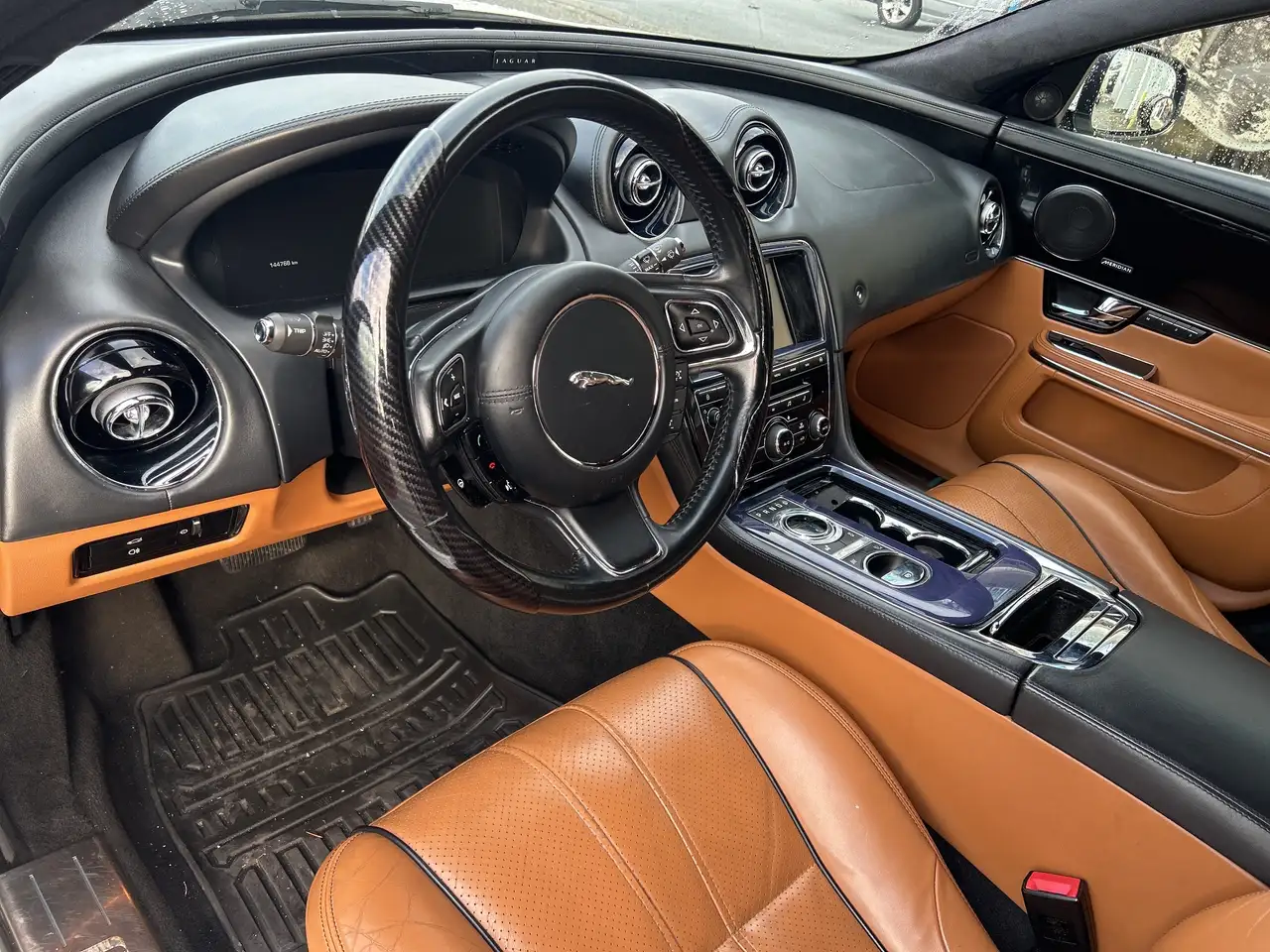 Jaguar XJ снимка Jaguar XJ