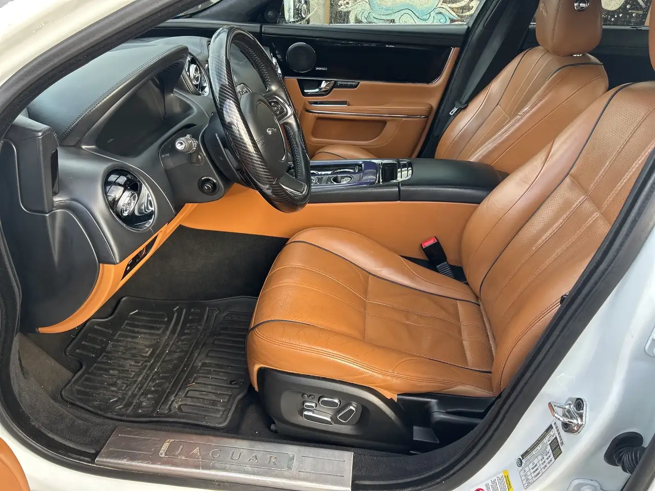 Jaguar XJ снимка Jaguar XJ