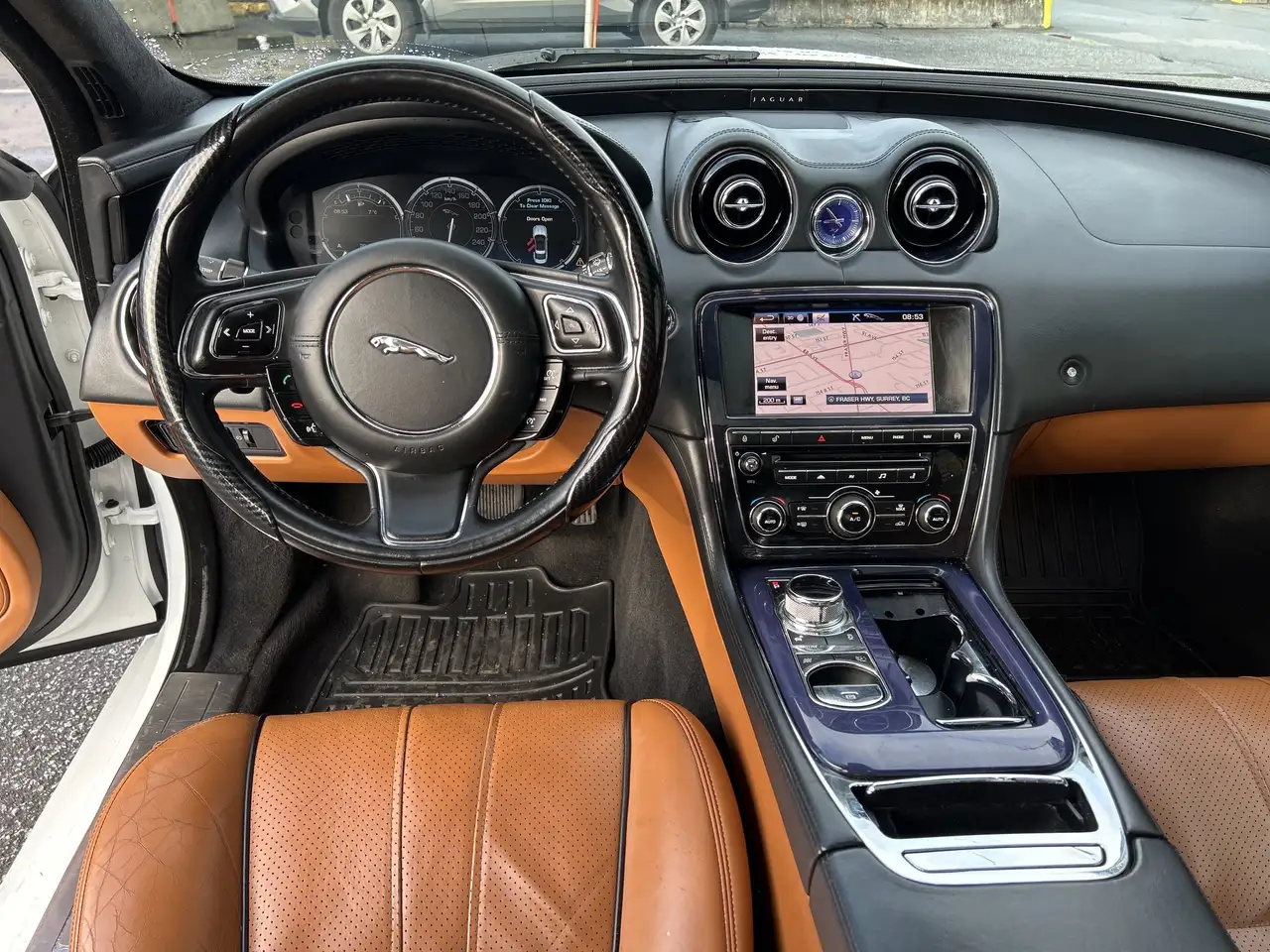 Jaguar XJ снимка Jaguar XJ