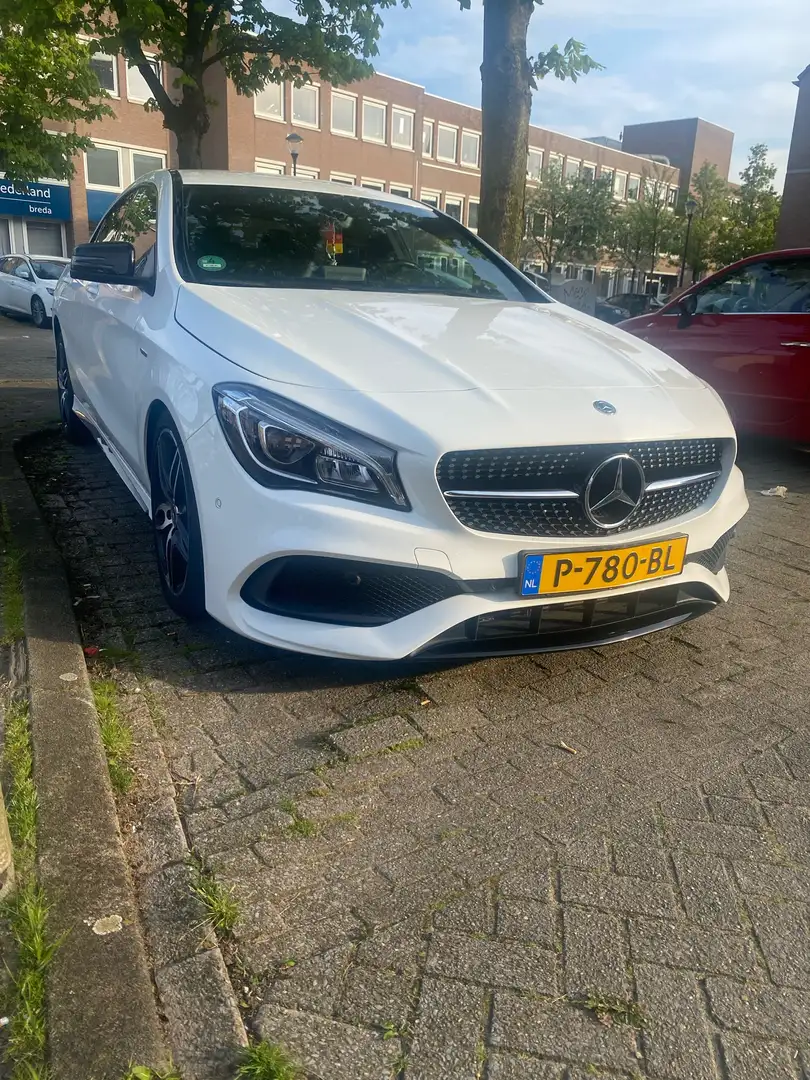 Mercedes-Benz CLA 180 d AMG Line ice edition Wit - 2