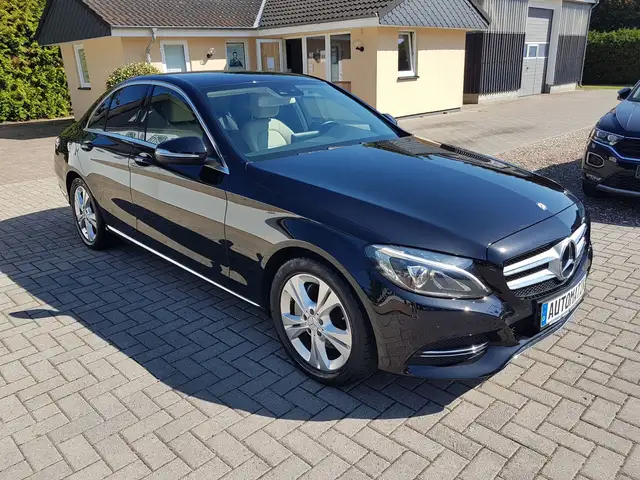 Mercedes-Benz C 250 CGI  LED  COMAND  KAMERA  LEDER