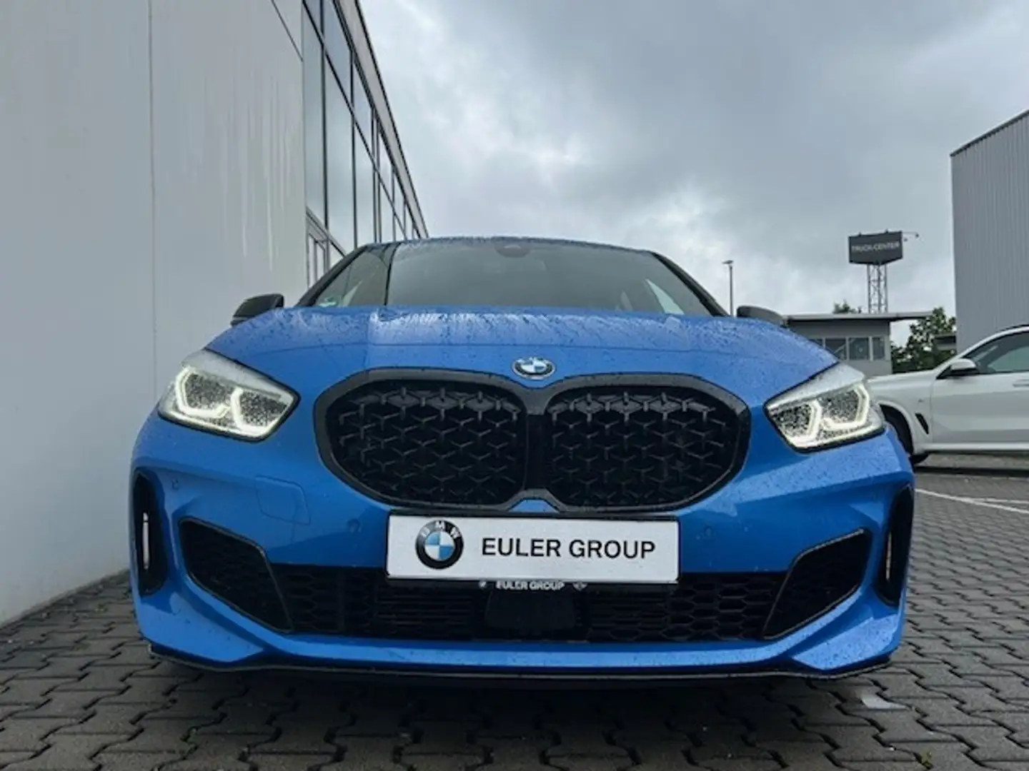 BMW 135 iA xDrive LkHz SHZ LED DrivAss HiFi PDC Blau - 2