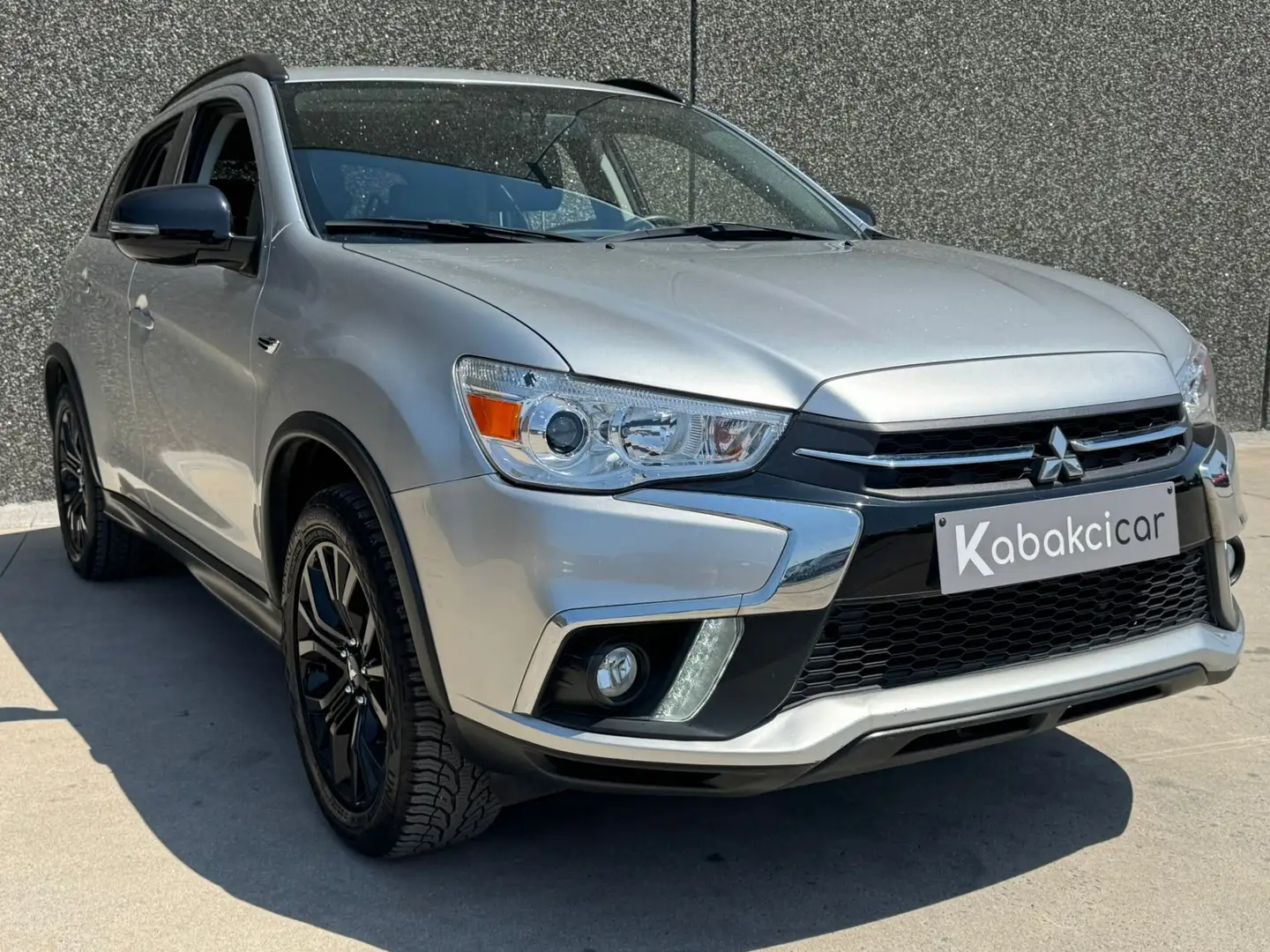 Mitsubishi ASX 1.6i 2WD Blackline// FUL CARNET//CARPLAY/GARANTIE Grijs - 1