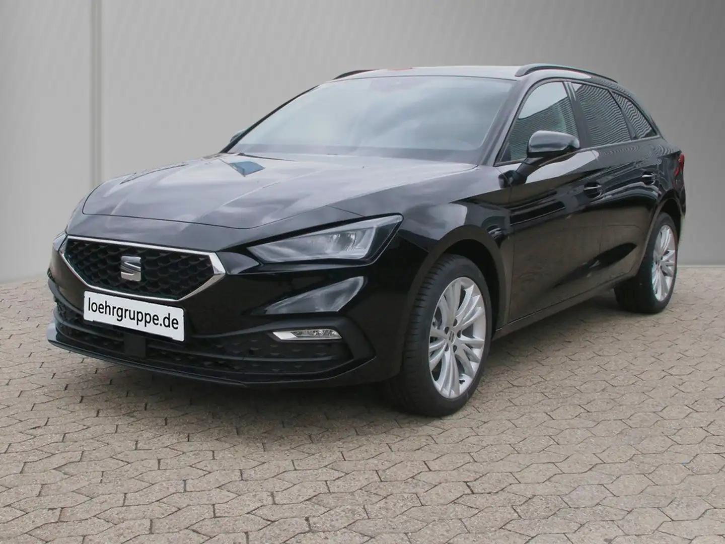SEAT Leon Sportstourer Style 1.5 eTsi 7-Gang DSG Schwarz - 2
