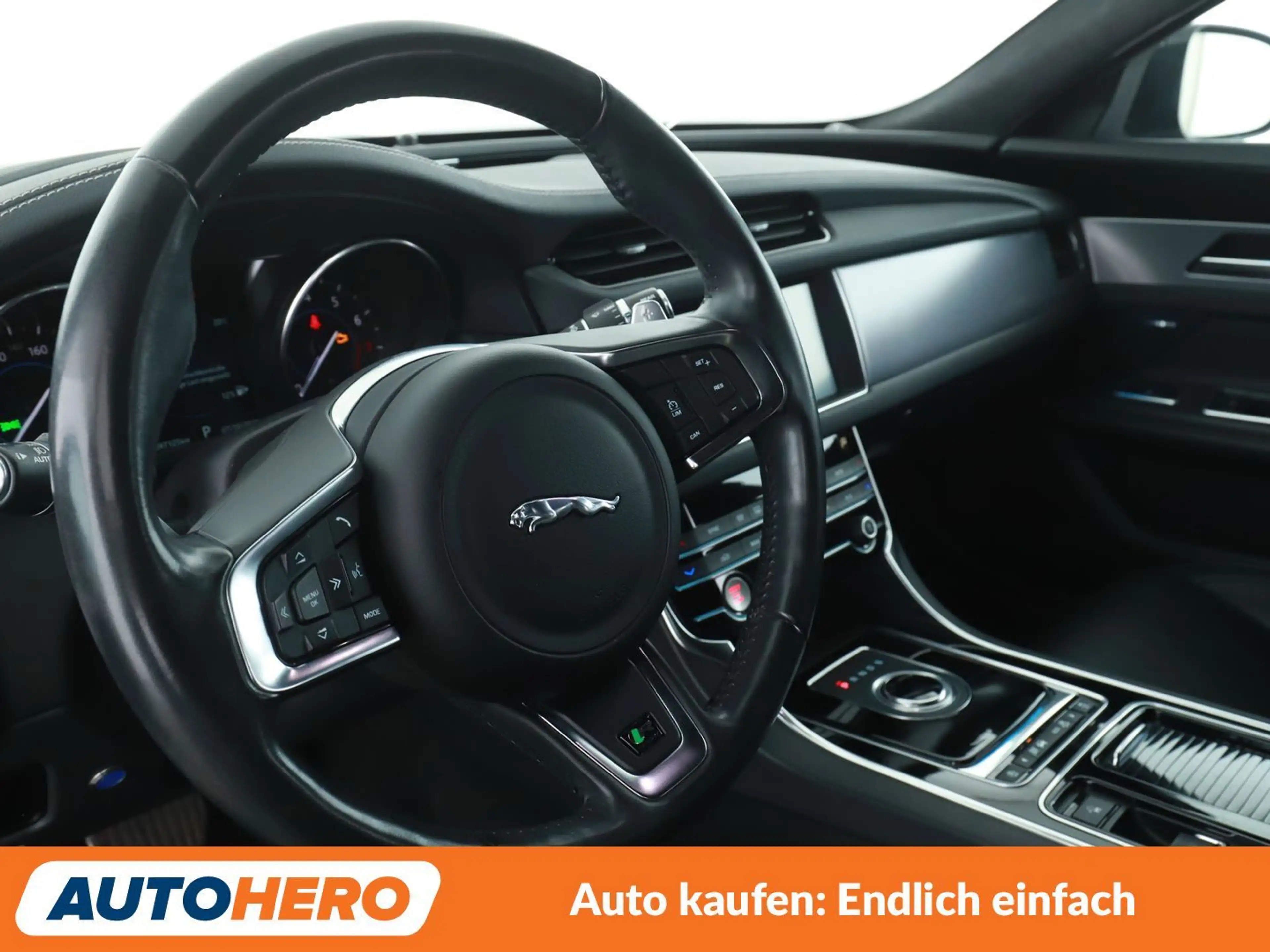 Jaguar XF 30t R-Sport AWD Aut.*NAVI*TEMPO*XENON*CAM*SHZ*PDC* — photo 11