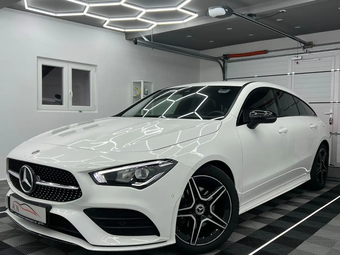 Mercedes-Benz CLA 180 AMG-LINE/WIDESCREEN/NIGHT/AMBIENTE+ Weiß - 1