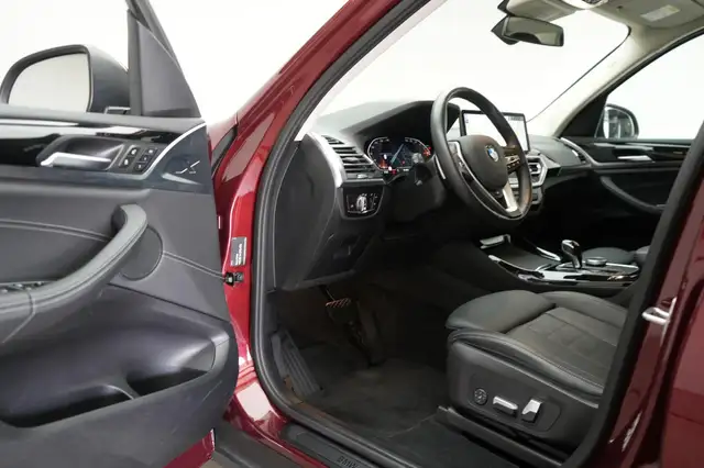 BMW X3 view 12