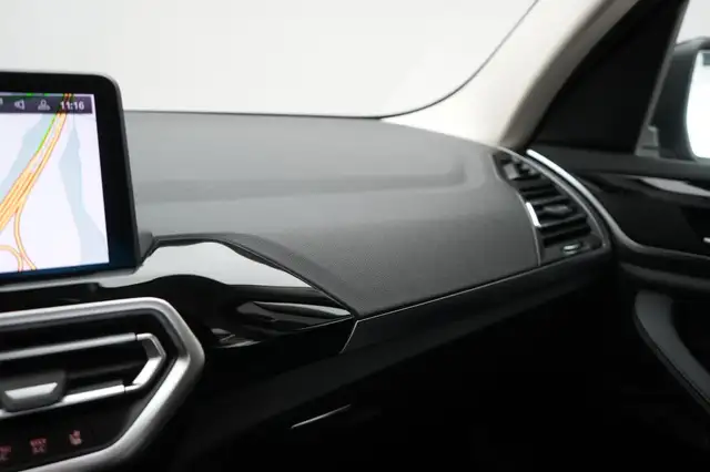 BMW X3 view 24
