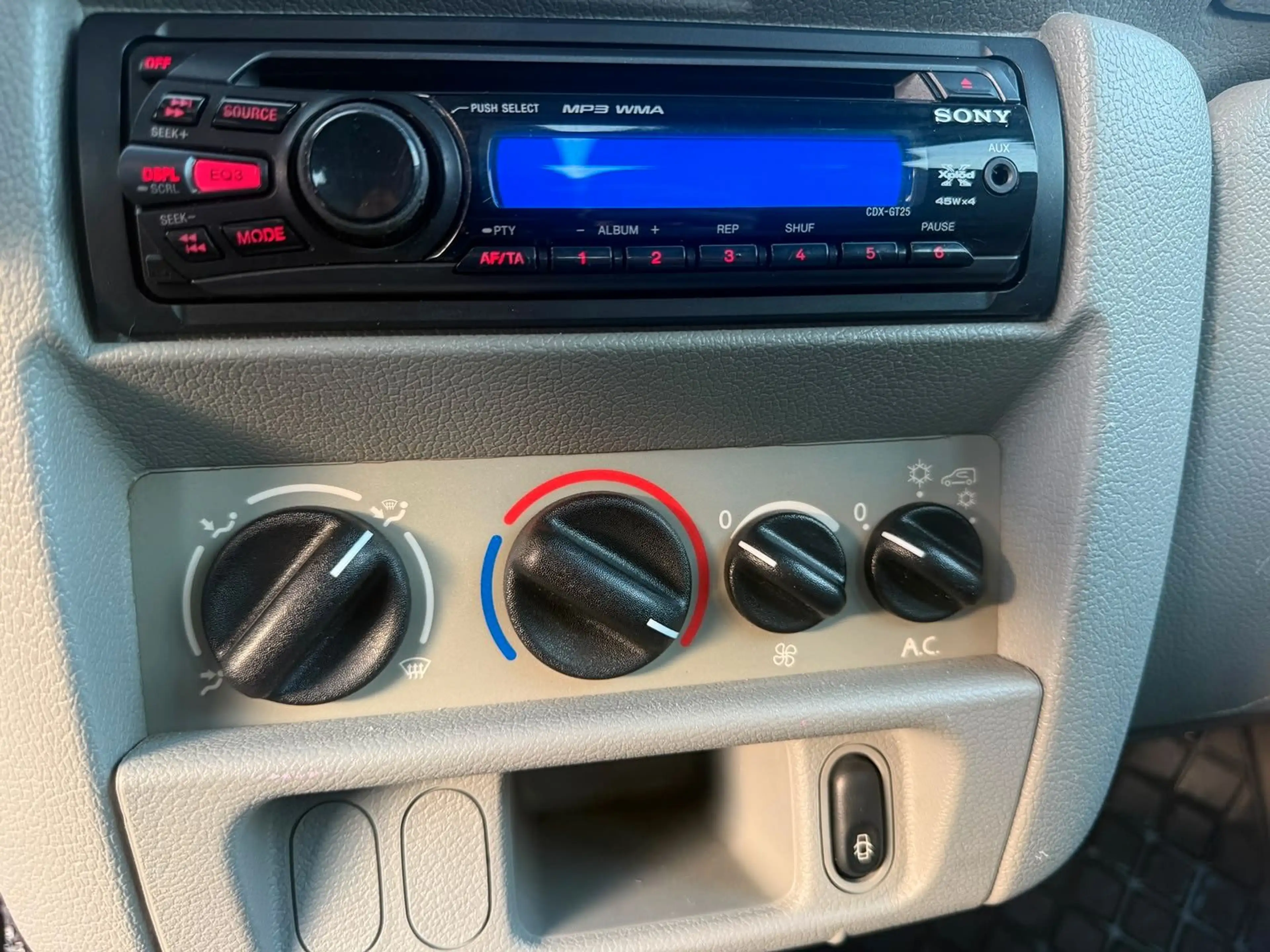 Renault Kangoo 4X4 AHK — photo 10