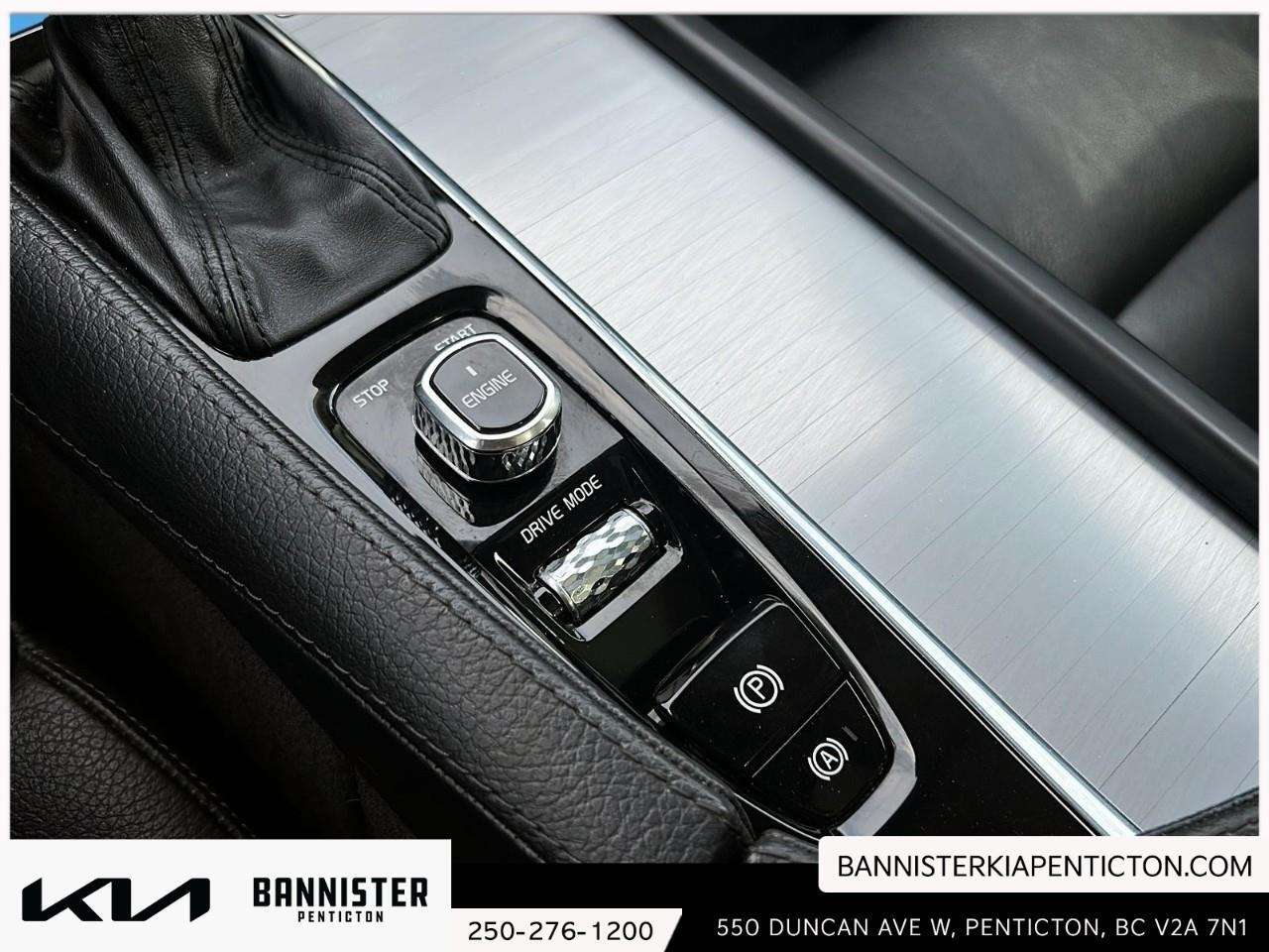 2017 Volvo XC90 T6 Momentum thumb 23
