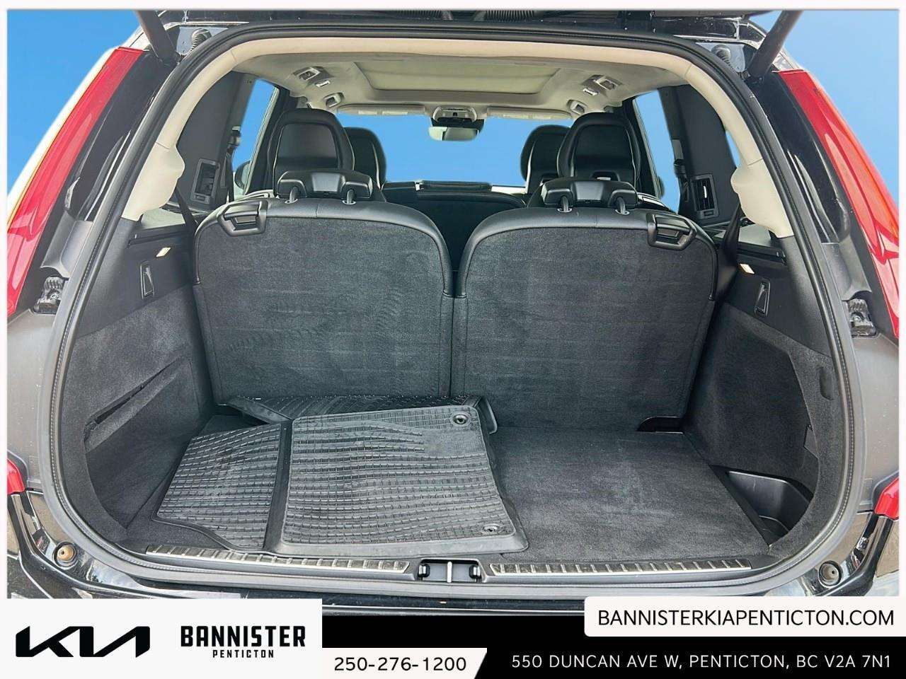 2017 Volvo XC90 T6 Momentum thumb 6