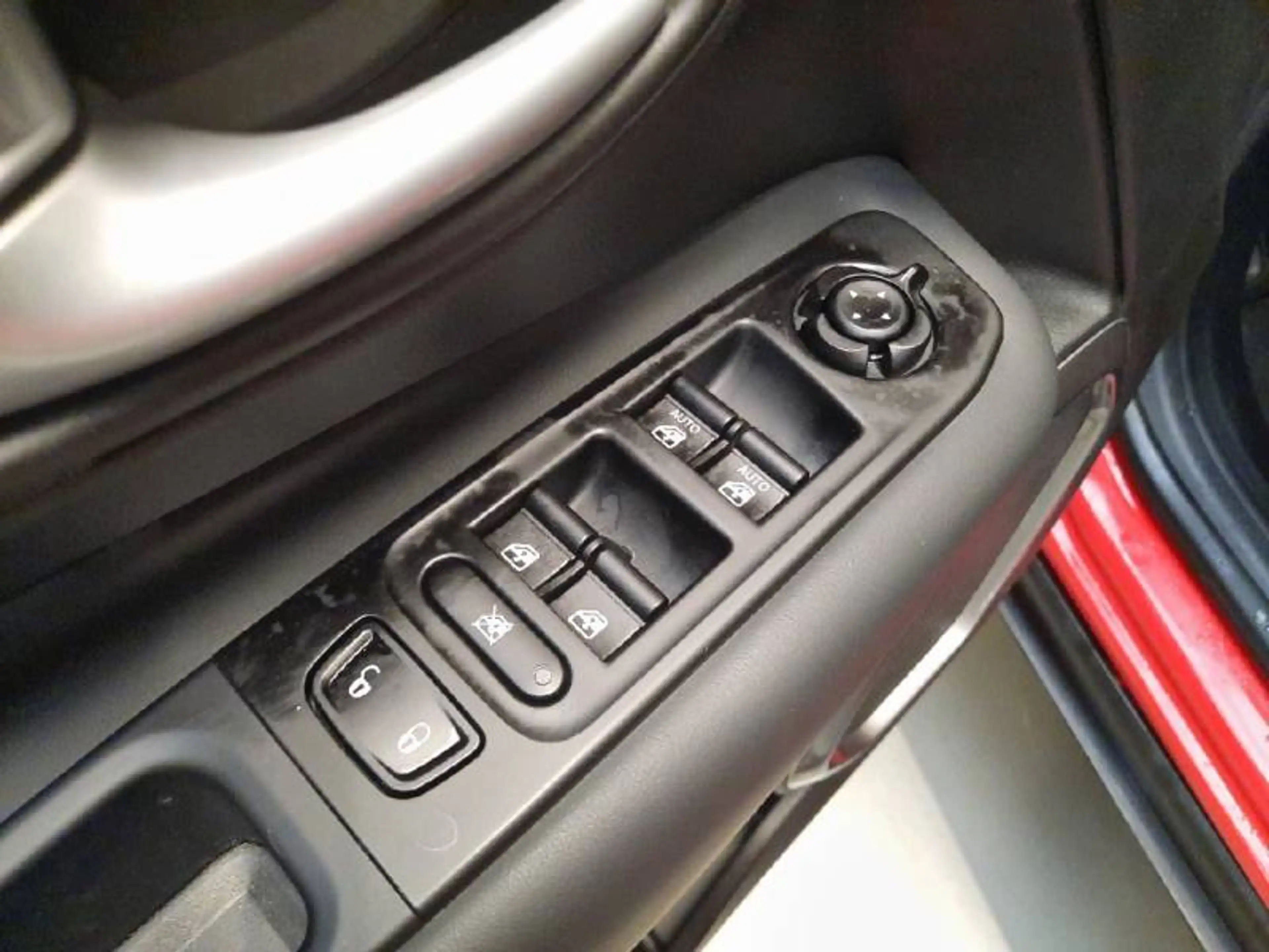 Jeep Renegade 1 1.5 Turbo T4 130 4x2 MHEV DCT7 Limited — photo 12