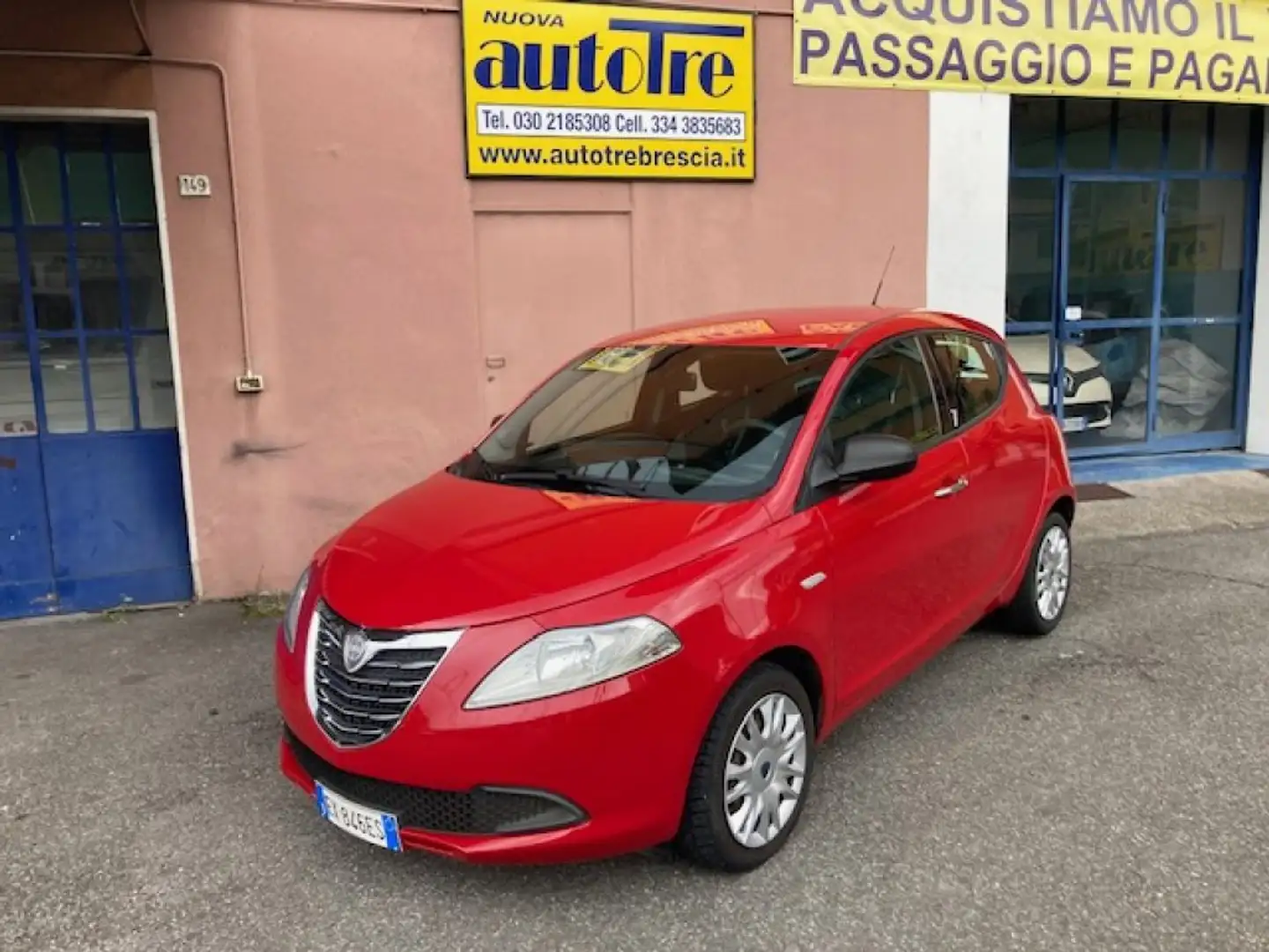 Lancia Ypsilon 1.2 69 CV 5 porte 5 posti Rojo - 1