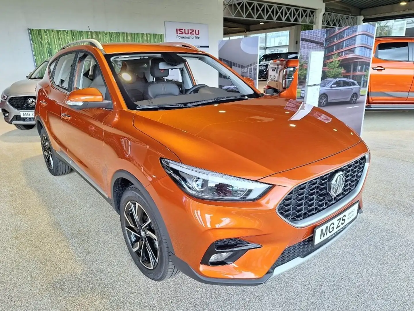 MG ZS ICE 1.5 P 5MT FWD - Comfort Orange - 2