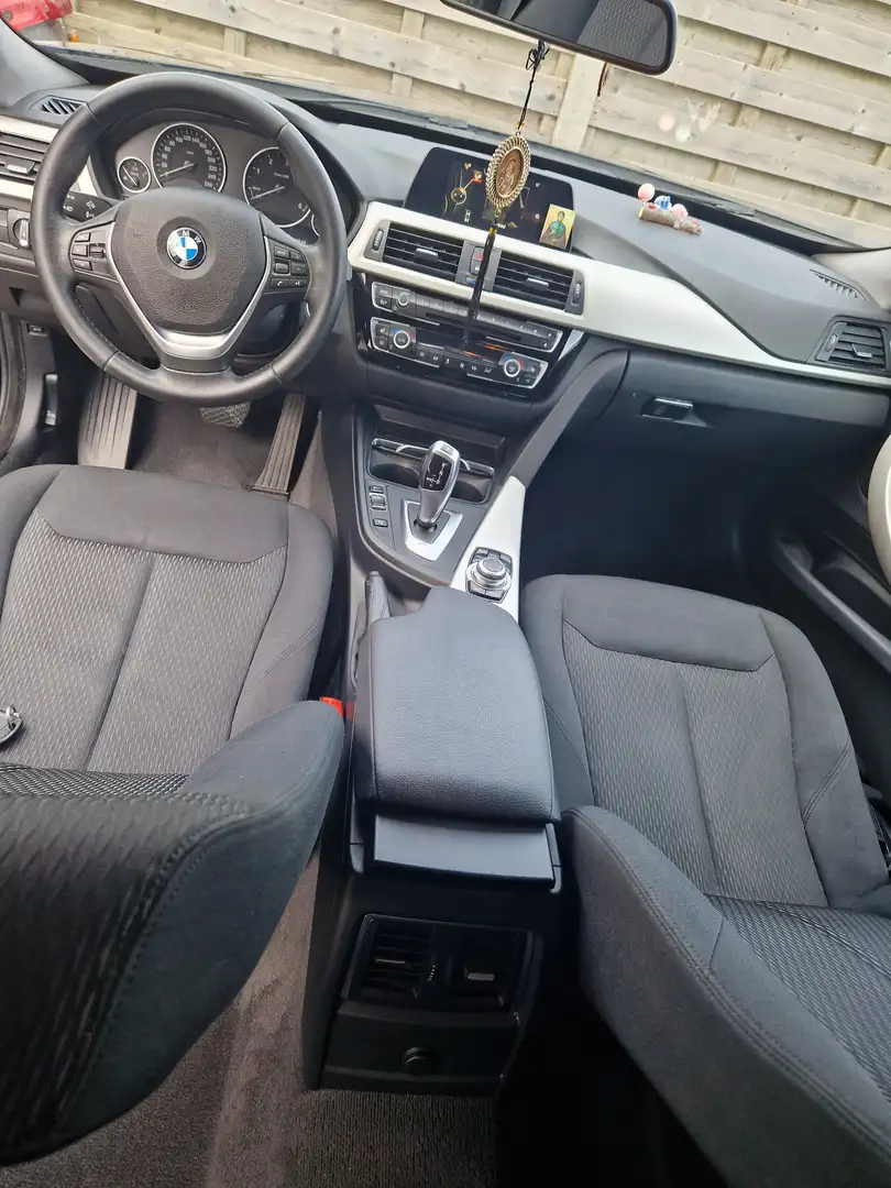 BMW 320 320d GT Aut. Noir - 1