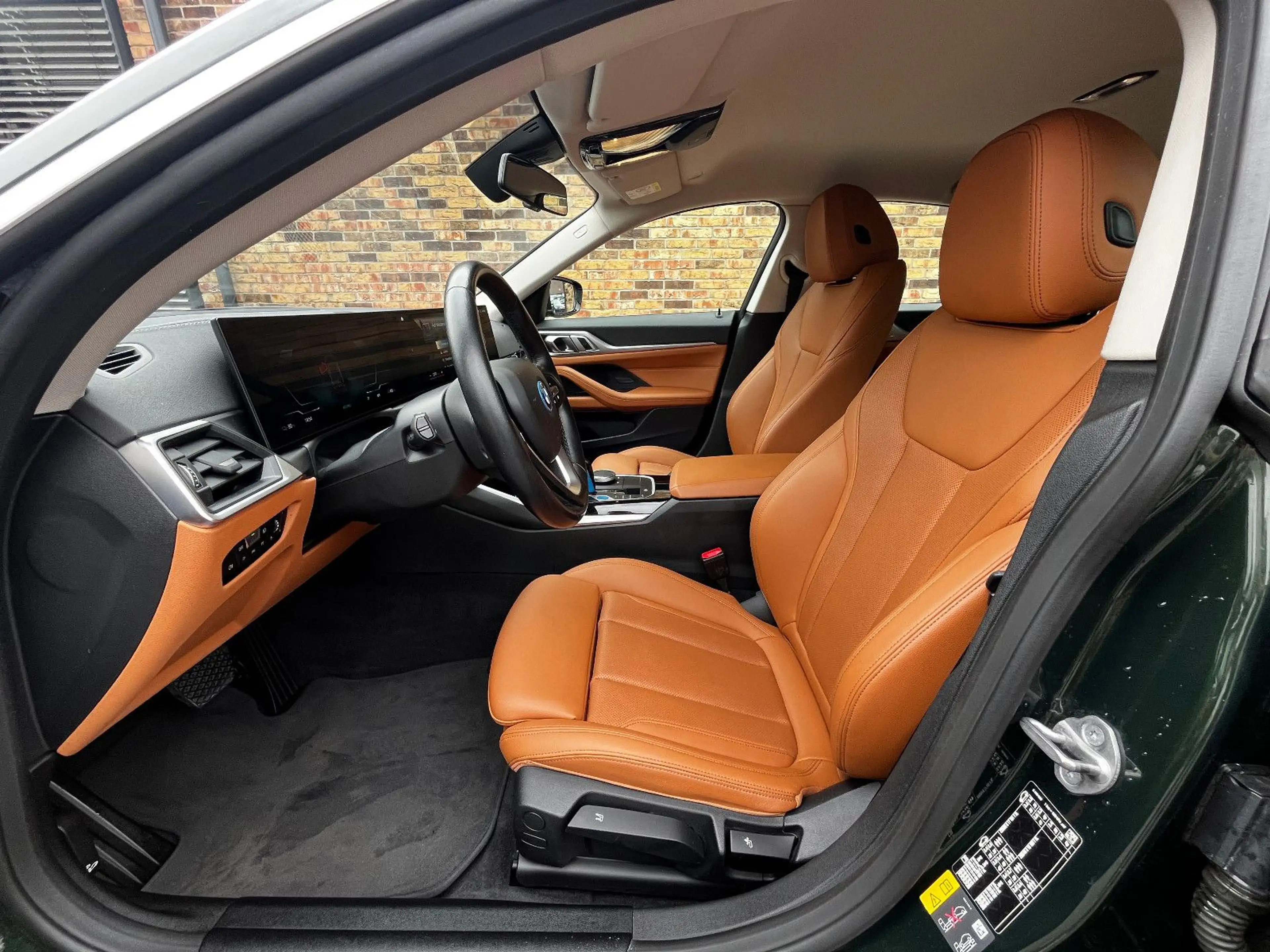 BMW i4 40eDrive GranCoupe HUD AHK CockProf BQT 100% — photo 11