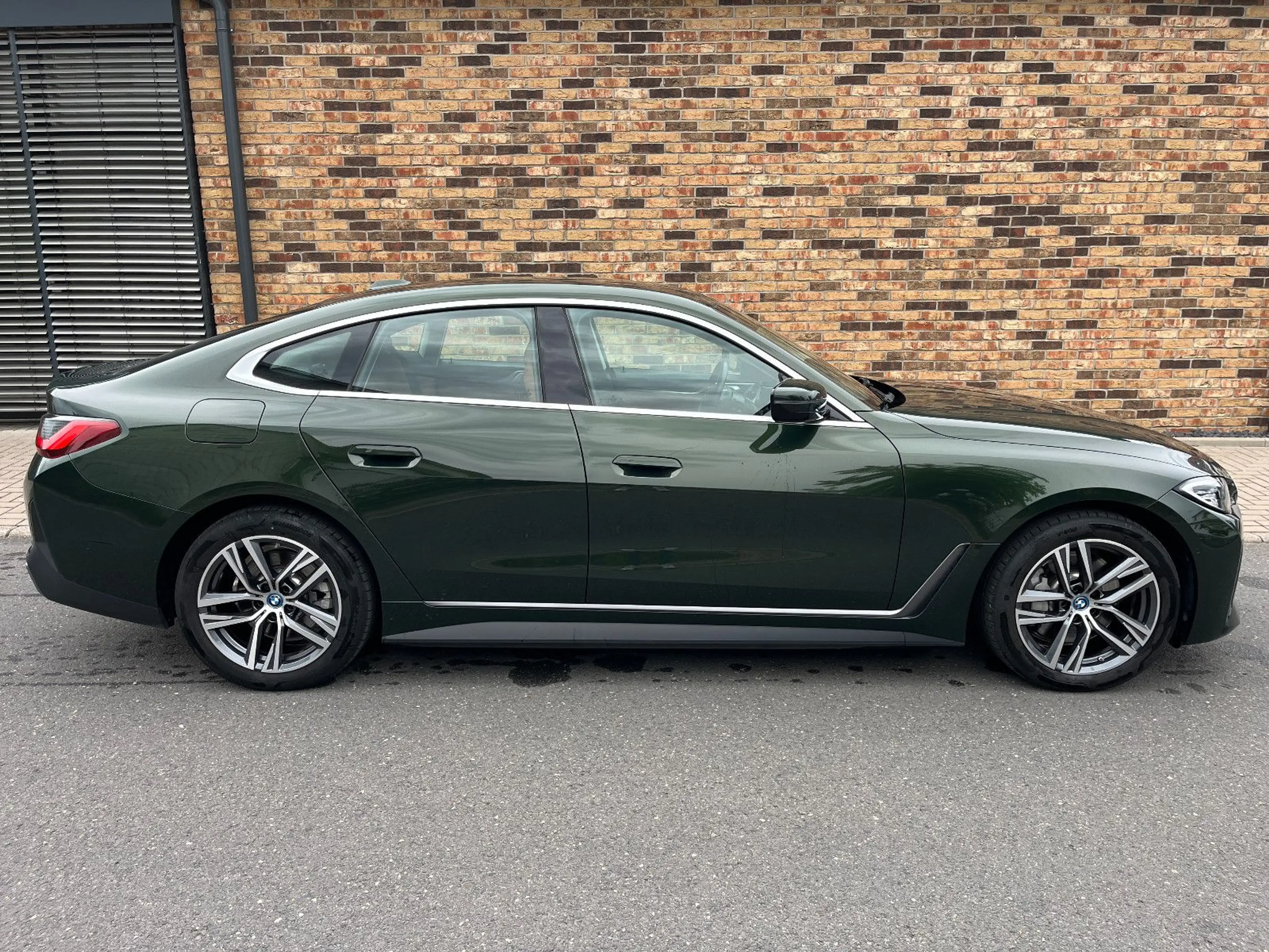 BMW i4 40eDrive GranCoupe HUD AHK CockProf BQT 100% — photo 9