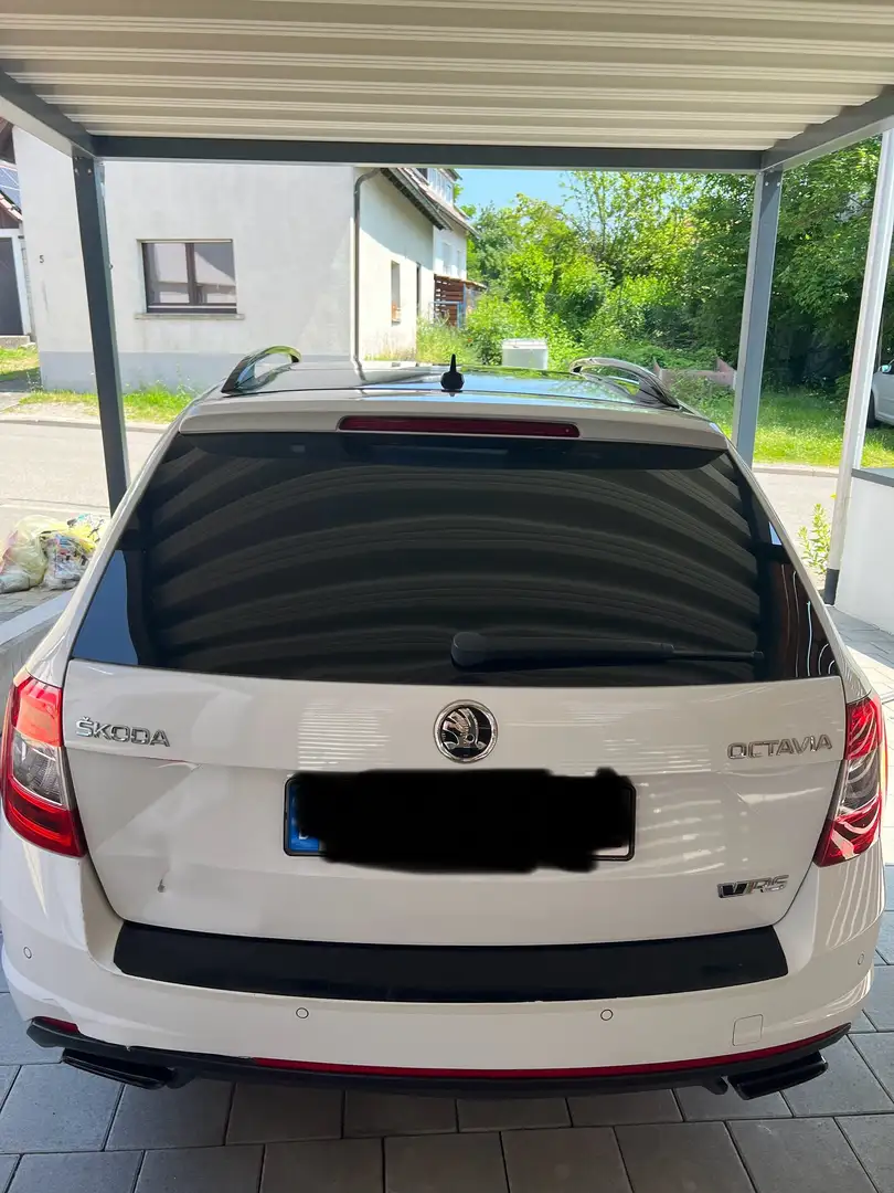 Skoda Octavia Combi 2.0 TSI RS 230 Weiß - 2