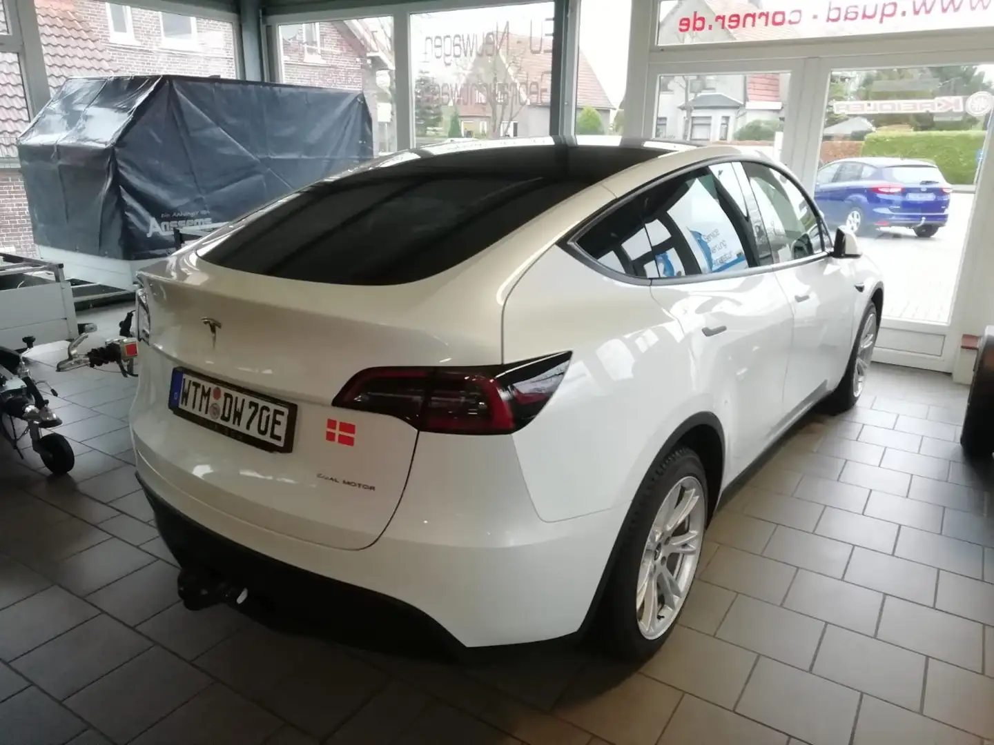 Tesla Model Y Long Range Dual Motor AWD/Met/Pano/AHK/Mwst. auswb Blanc - 2