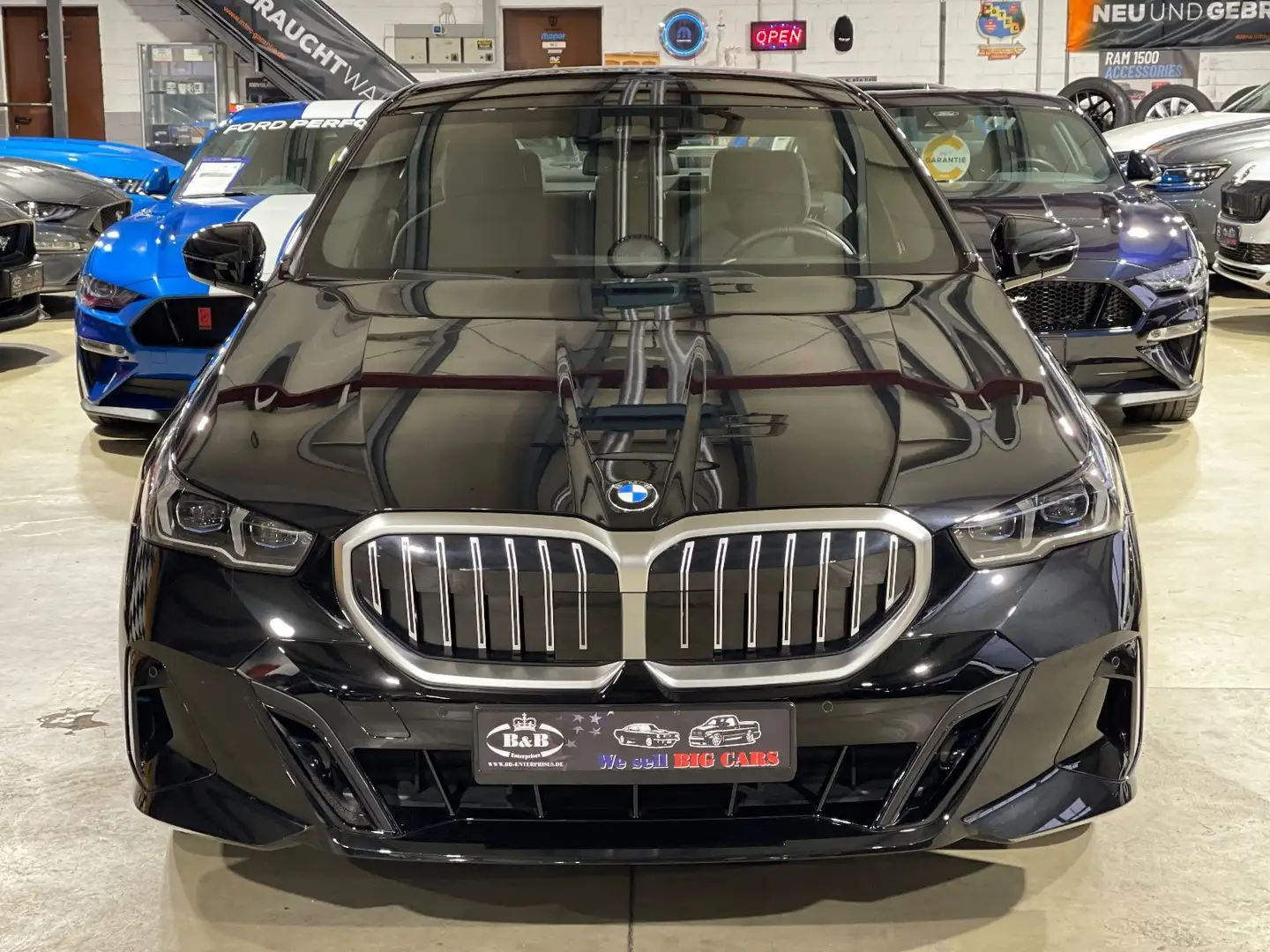 BMW 520 d M-SPORT+MFAHRWERK+LED+ACC+SHZ+KAM+PDC+LEDER Noir - 2