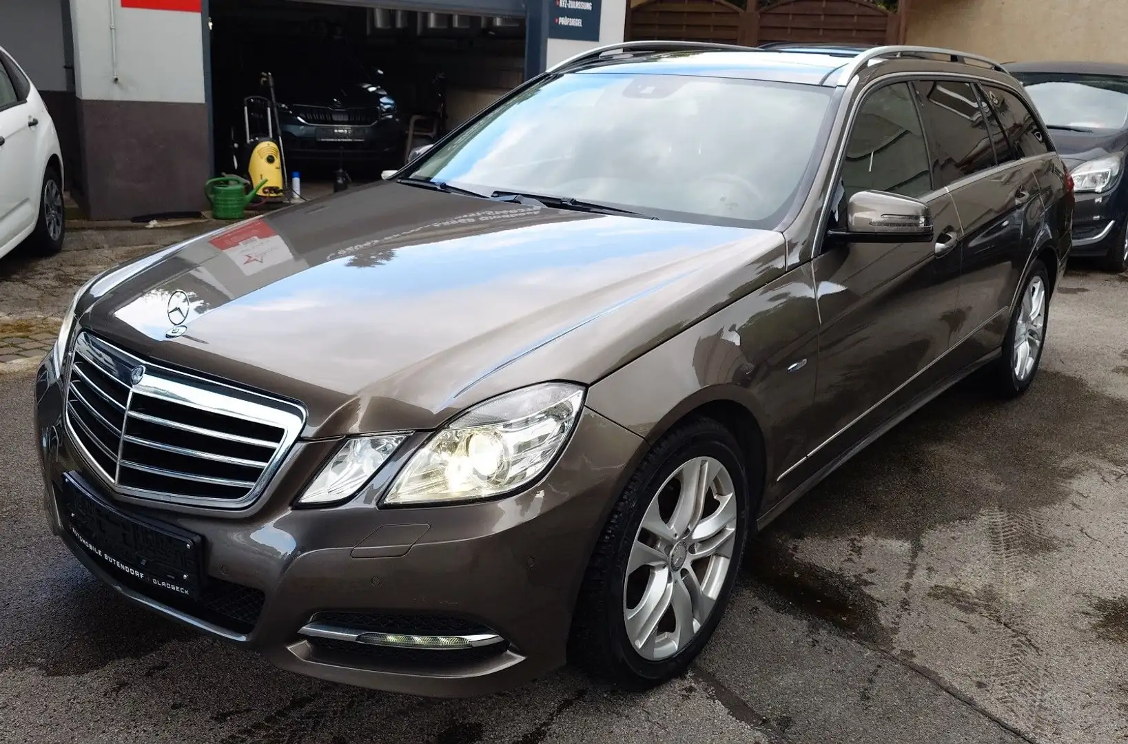 Mercedes-Benz E 350 CDI T-Modell LEDER/NAVI/MASSAGE/PANO/SHZ/ Szary - 2