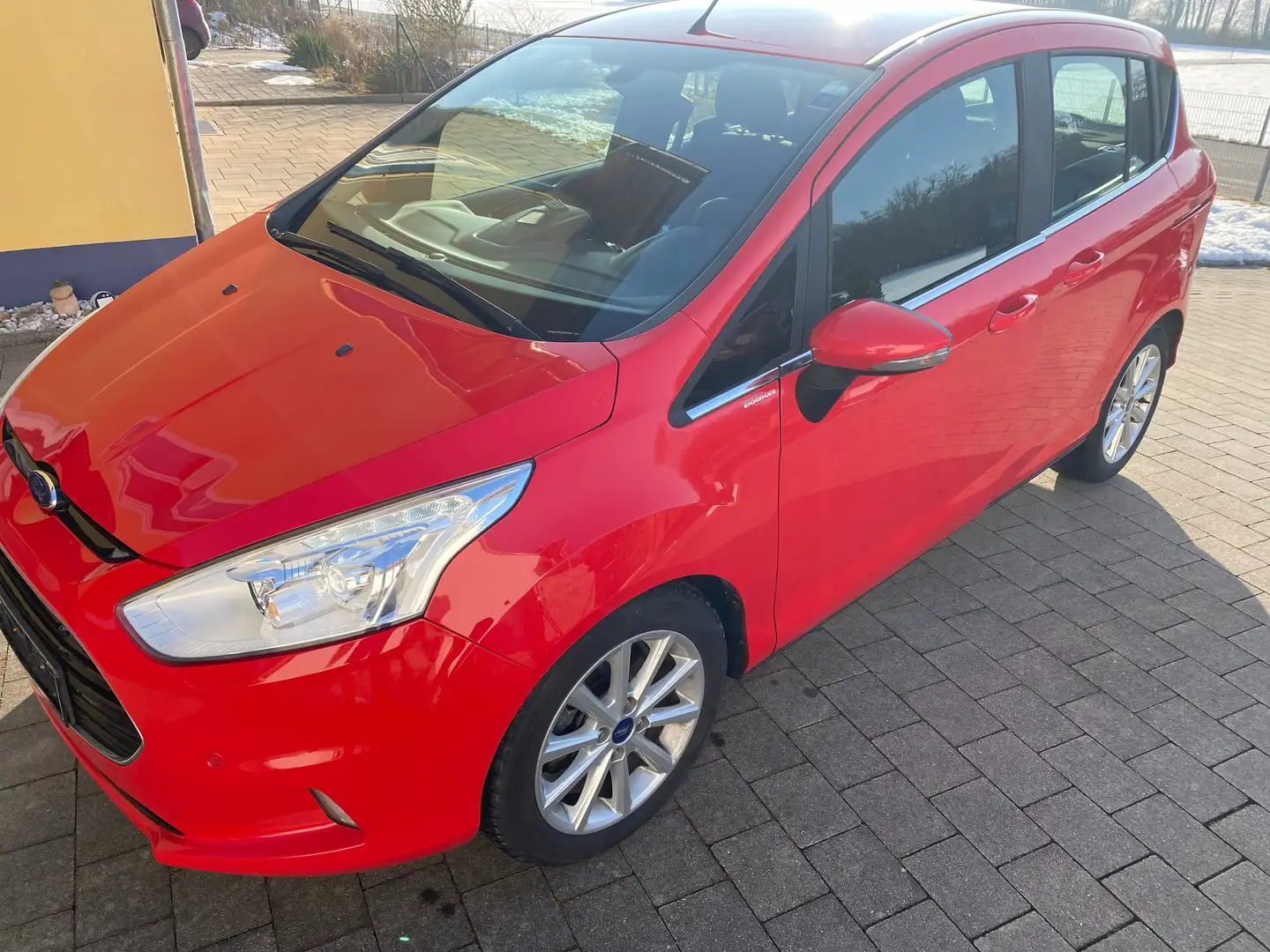 Ford B-Max Titanium Rouge - 1