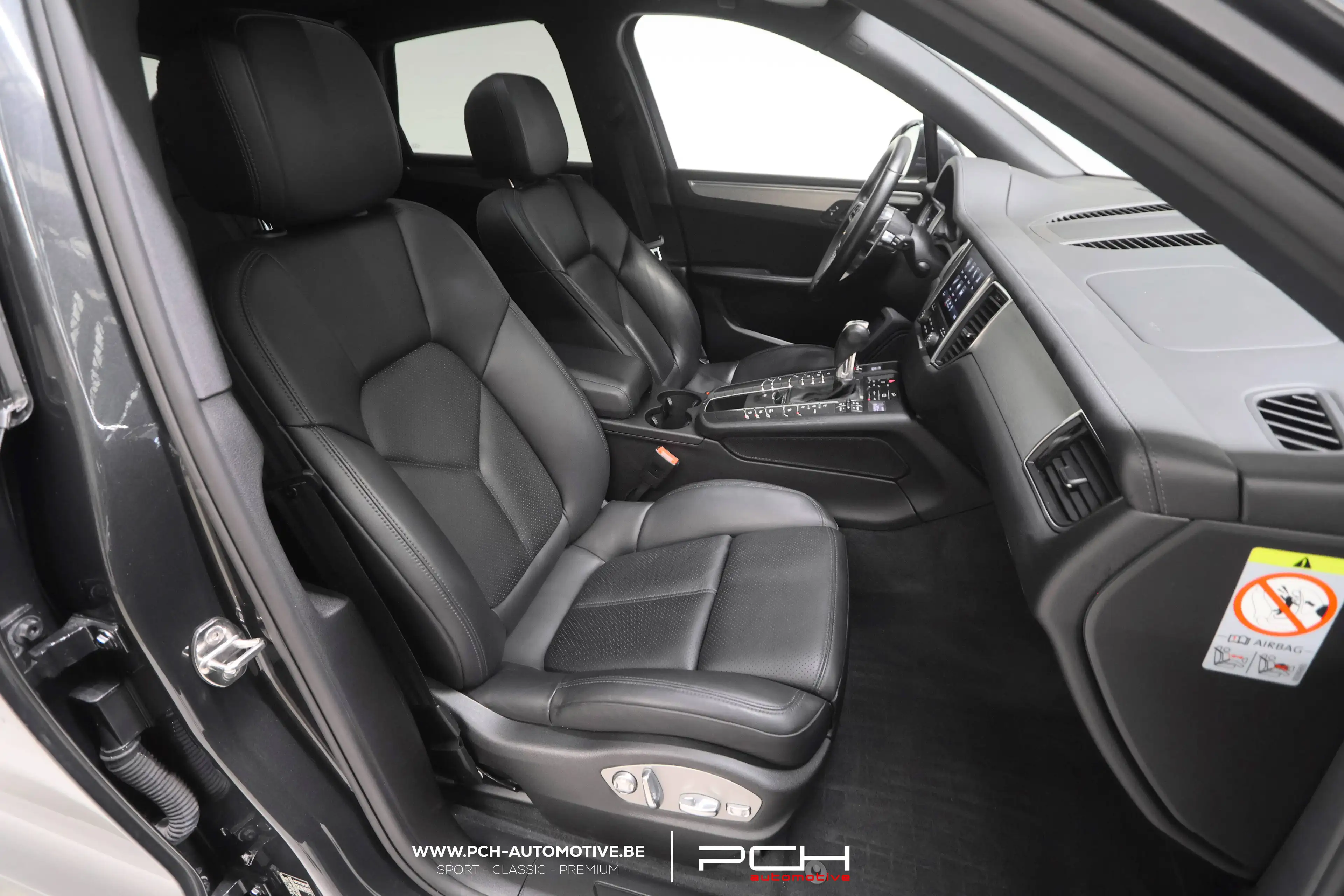 Porsche Macan 2.0 Turbo 252cv PDK Aut. GPS / PDLS+ / TOIT PANO / CARNET COMPLET PORSCHE CENTRE / 1er PROPRIETAIRE — photo 11