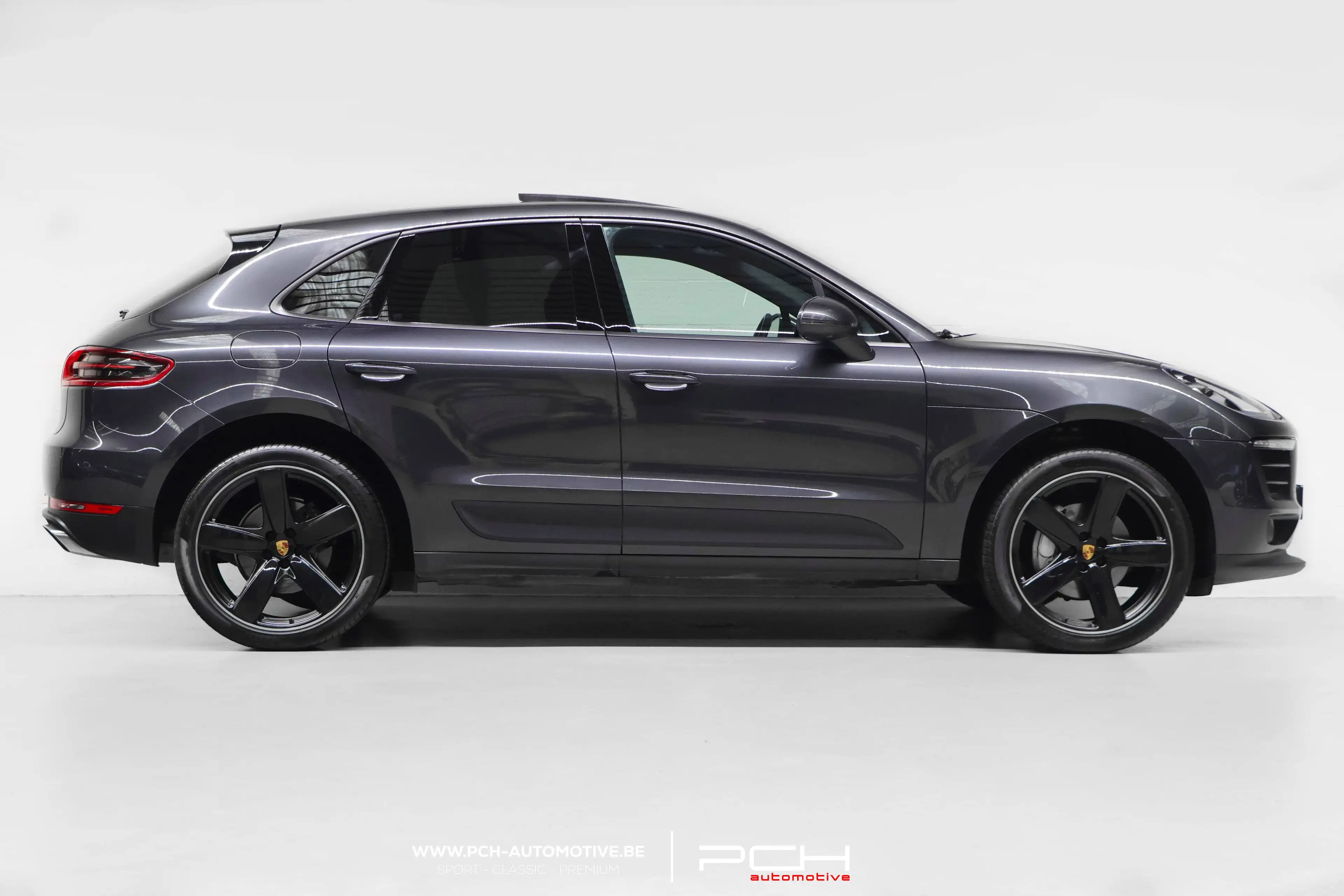 Porsche Macan 2.0 Turbo 252cv PDK Aut. GPS / PDLS+ / TOIT PANO / CARNET COMPLET PORSCHE CENTRE / 1er PROPRIETAIRE — photo 4